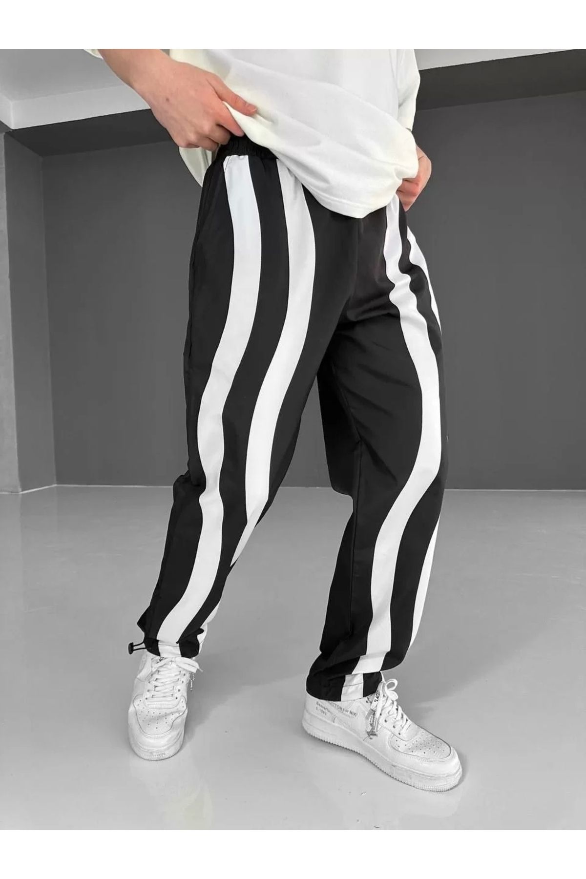 BÜŞRA TEZEL MODA Paraşüt Kumaş Eşofman - Siyah