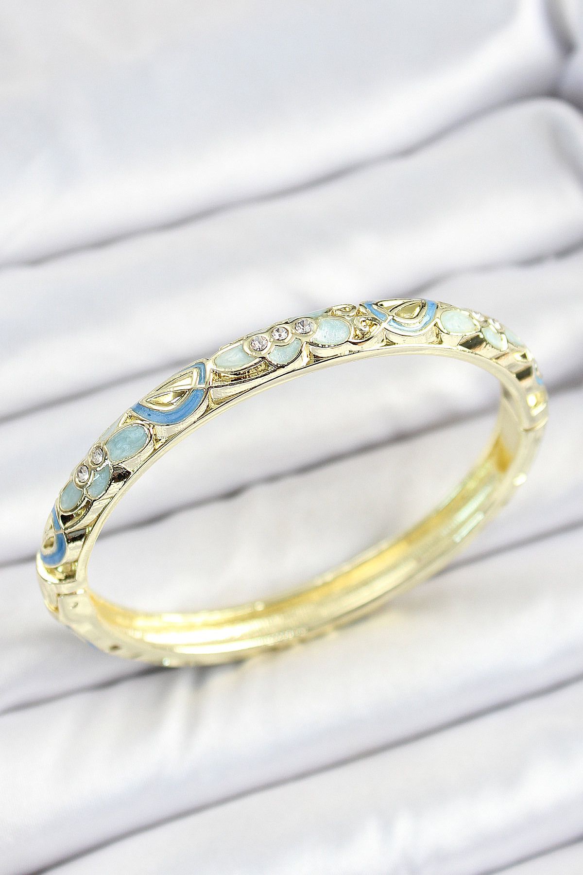 Mu Art Ahşap Mineli Pirinç Zirkon Taşlı Mavi Çiçek Desenli Gold Renk Kadın Kelepçe