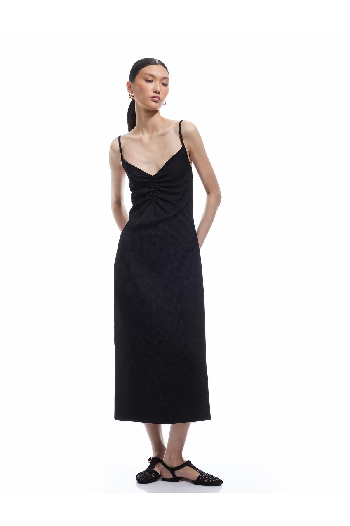 Koton Yeni Sezon Drape Detaylı Bürümcük Kumaş İnce Askılı Midi Elbise