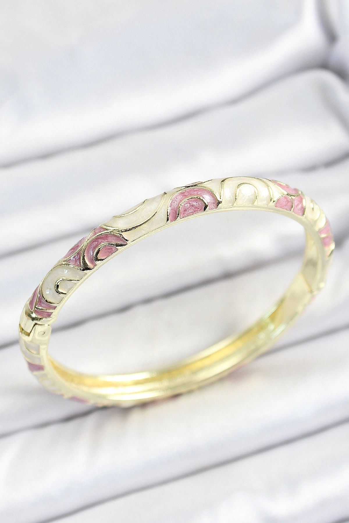 Clariss Mineli Pirinç Pembe Bej Sarmal Desenli Gold Renk Kadın
