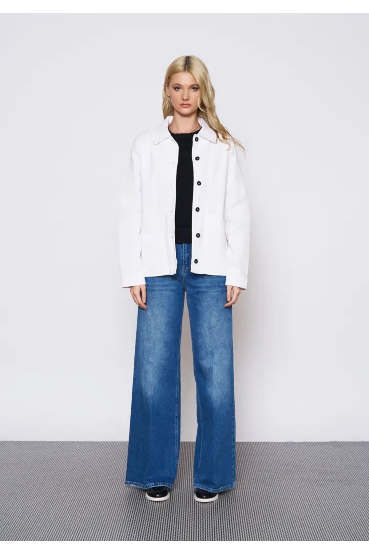 EUROFASHION Siyah Düğmeli Beyaz Denim Ceket