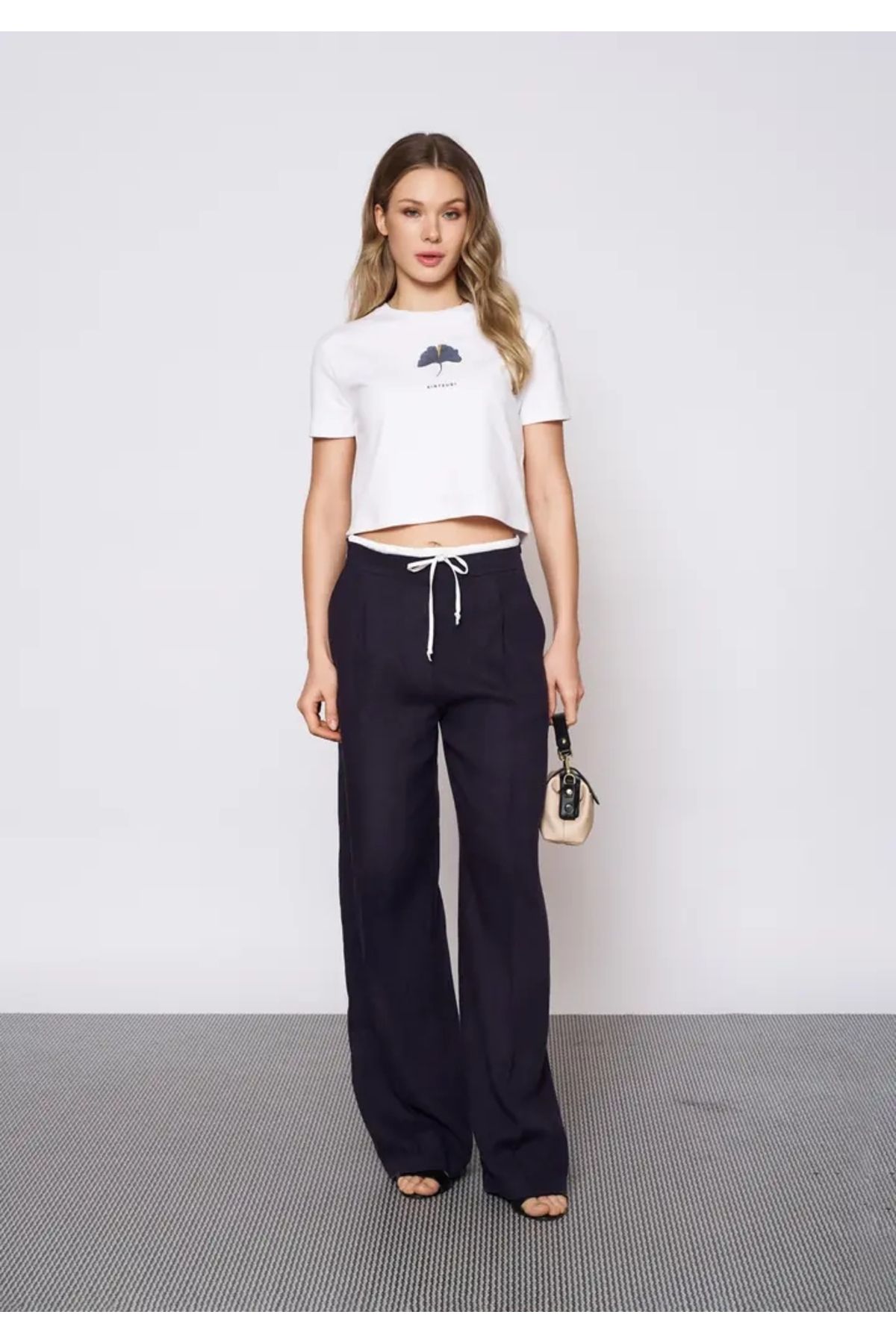 EUROFASHION Baskılı Beyaz Crop T-Shirt