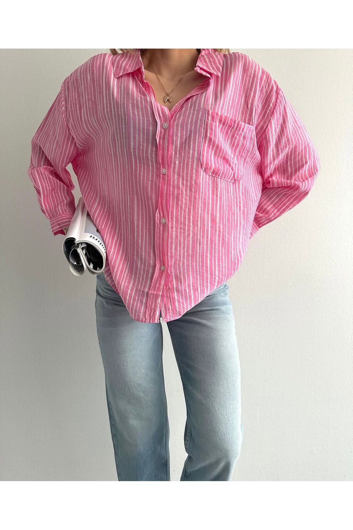 Butik ARKA ROBALI ÇİZGİLİ GÖMLEK