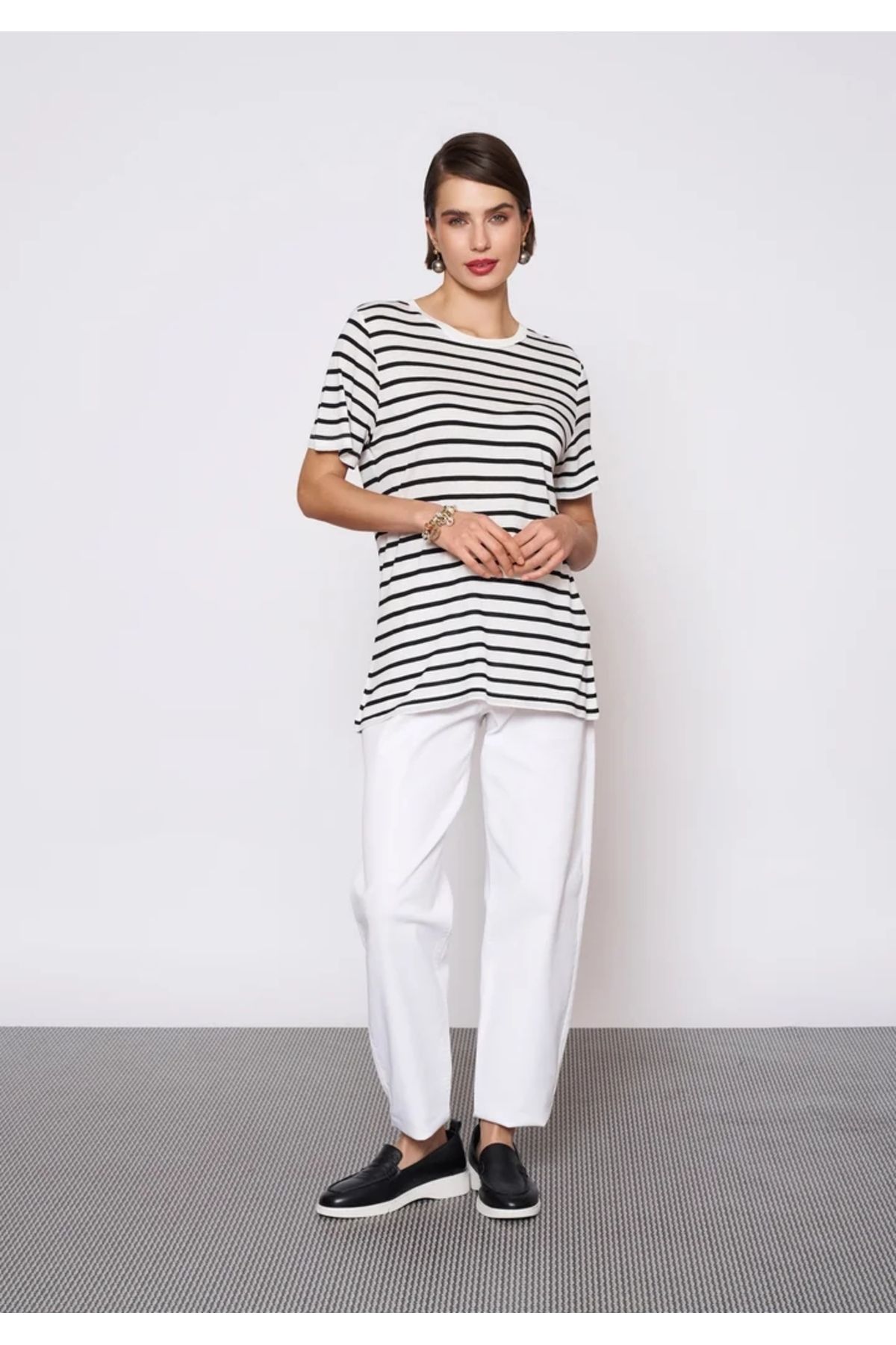 EUROFASHION Siyah Çizgili Beyaz T-Shirt