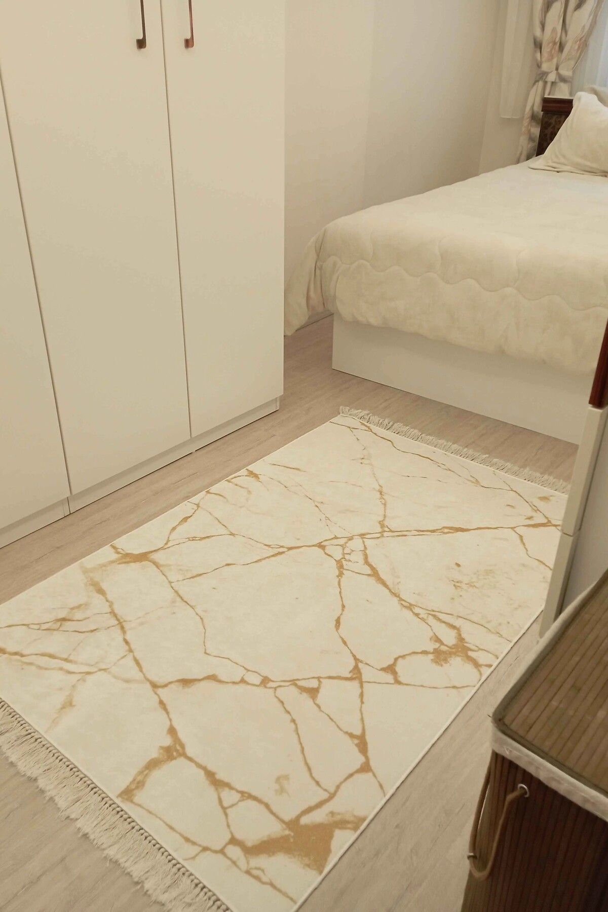 VOPTEKS Gold Halı Yatak Odası Halısı Makinede Yıkanabilir Kaymaz Taban Yatak Odası Halısı