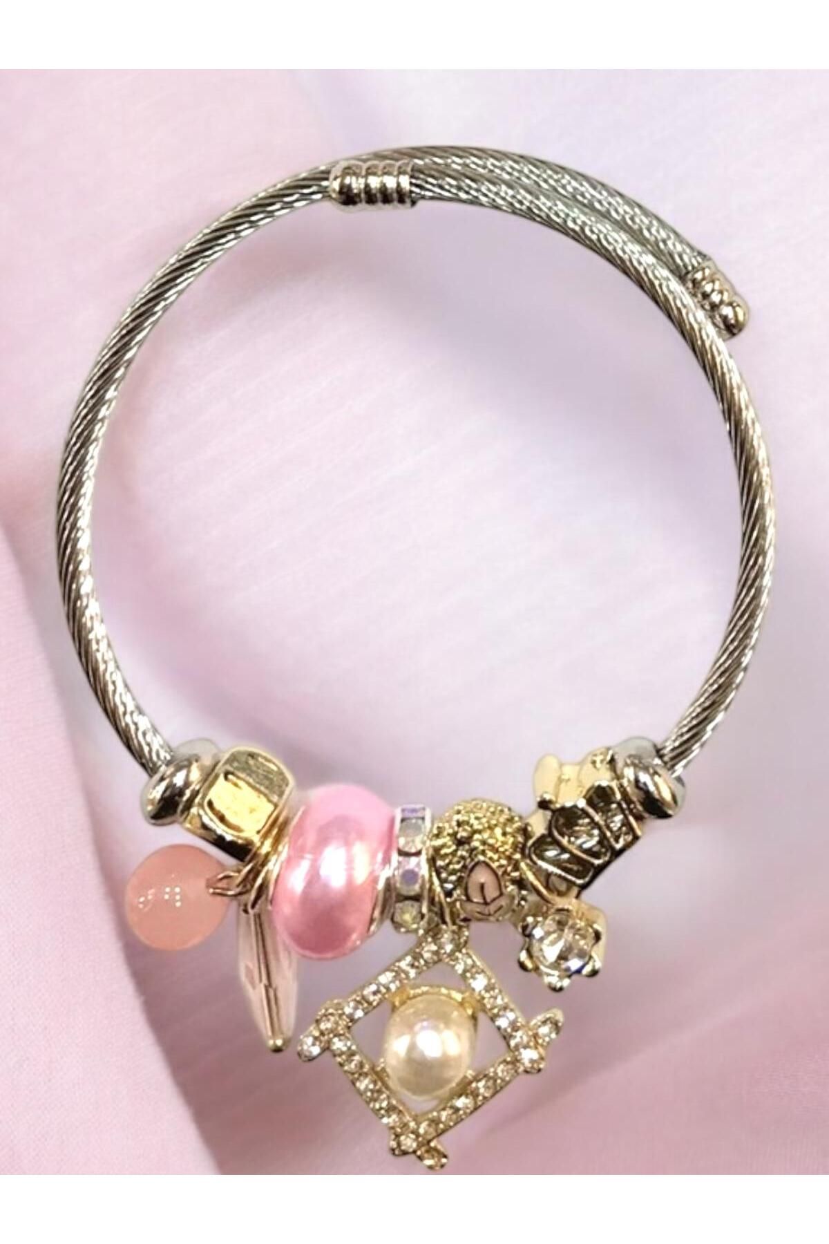 Luna Barella Pembe İncili Charm Bileklik – Romantik ve Işıltılı Görünüm