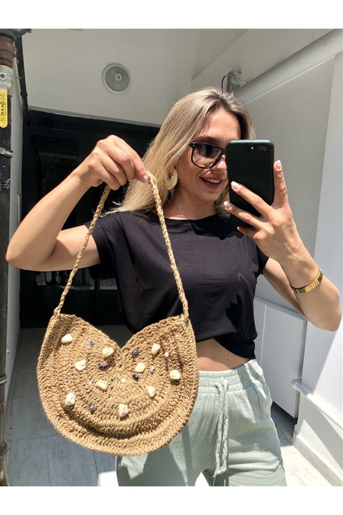 Gözde Tasarım Butik KADIN NATUREL KAHVERENGİ EL YAPIMI TASARIM TIĞİŞİ BONCUK İŞLEMELİ ÖRGÜ HASIR OMUZ VE PLAJ ÇANTASI