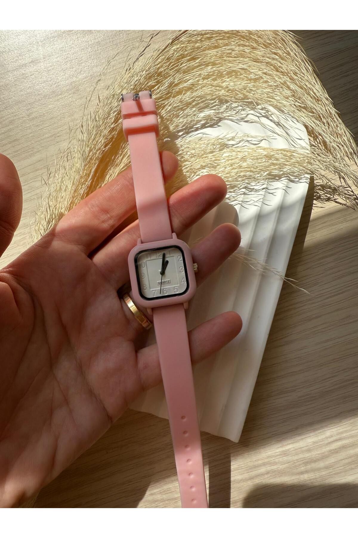 rubsey Retro Minimal Vintage Silikon Kordon Kadın Kol Saati Silikon Model