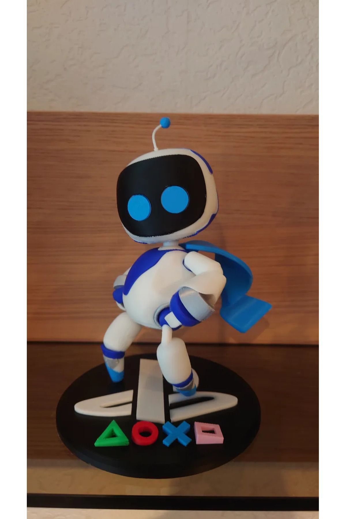 üç boyutlu haller Astrobot 2 Yüz İfadesi ve Play Station Standı ile birlikte