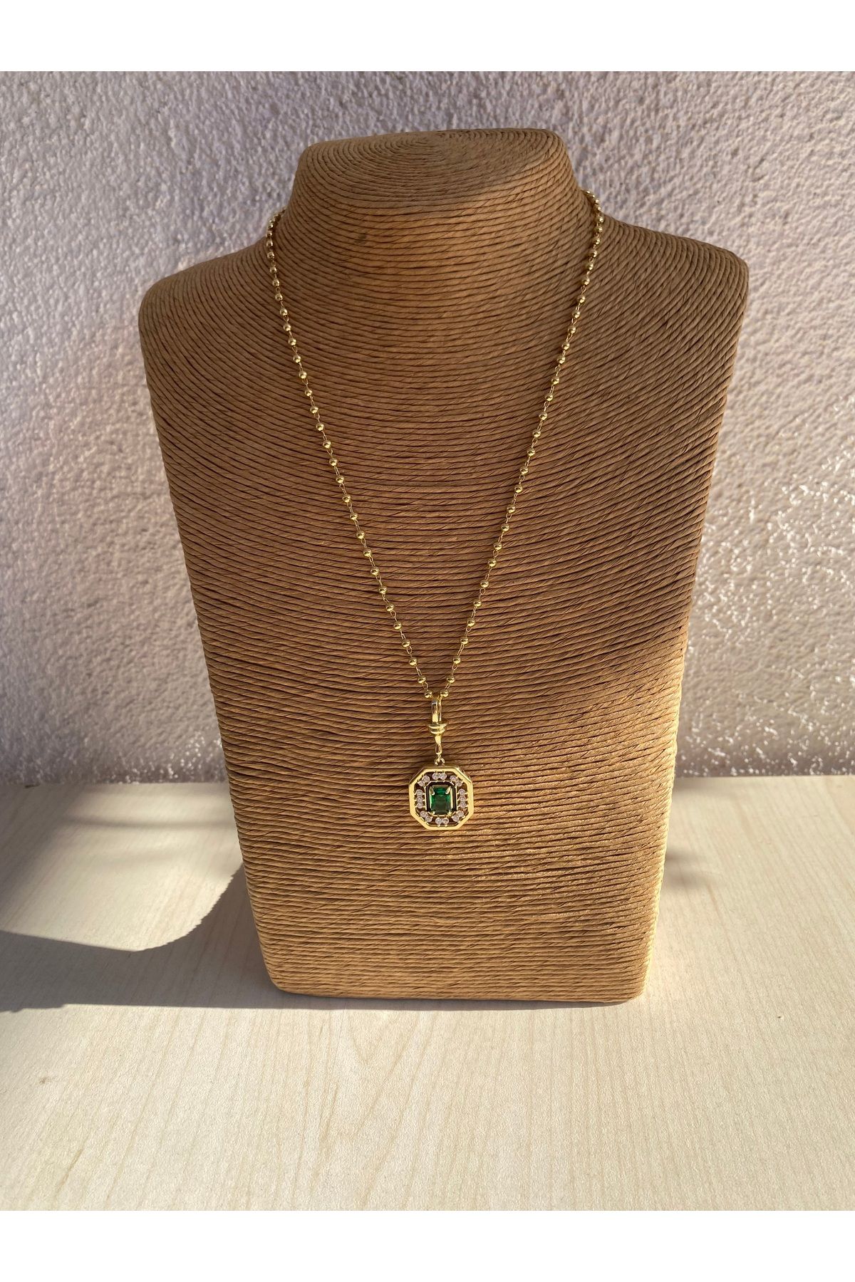 Butik Yeşil ve pırlanta taşlı kolye