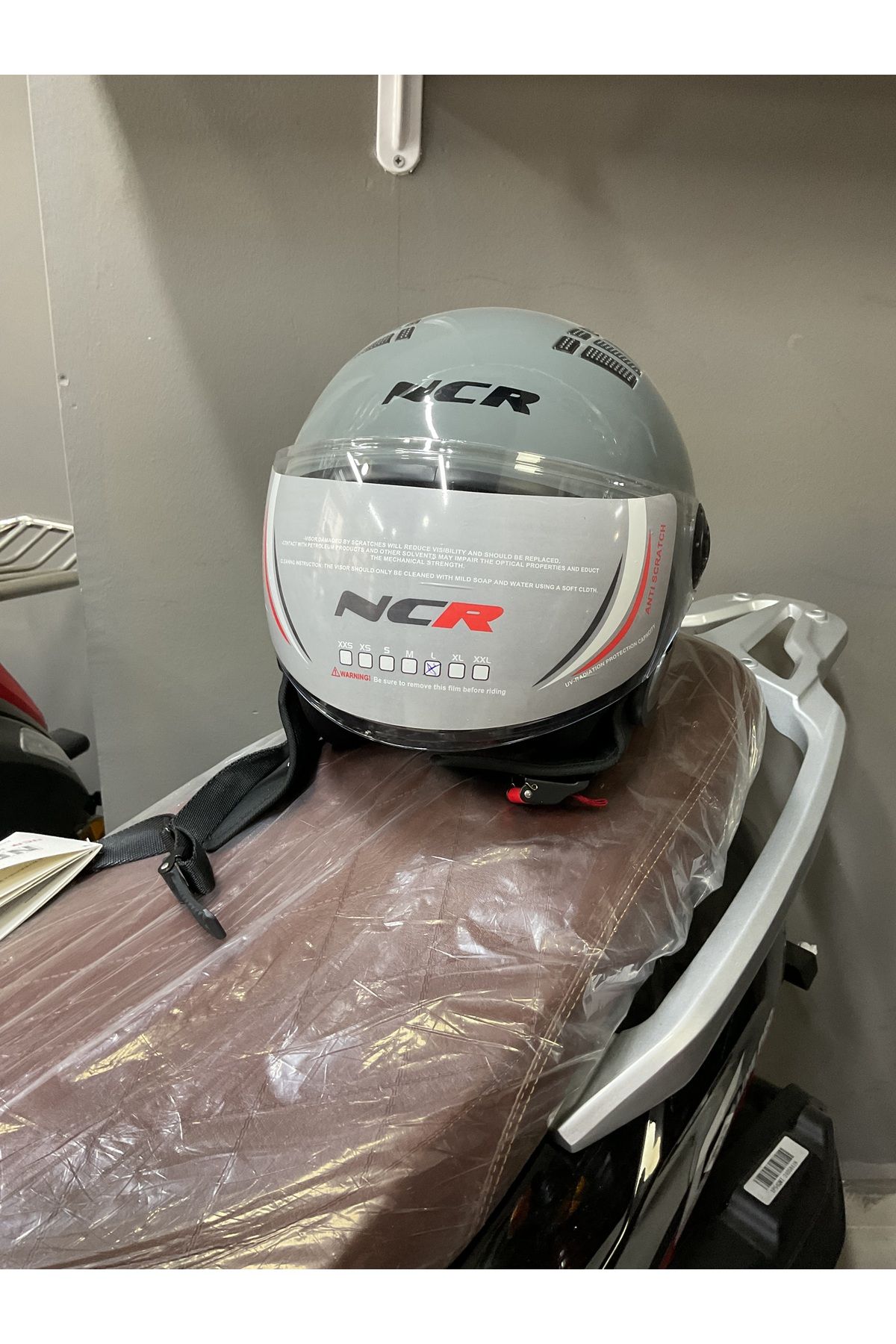 NCR çenesiz 230 ECE belgeli motosiklet kaskı