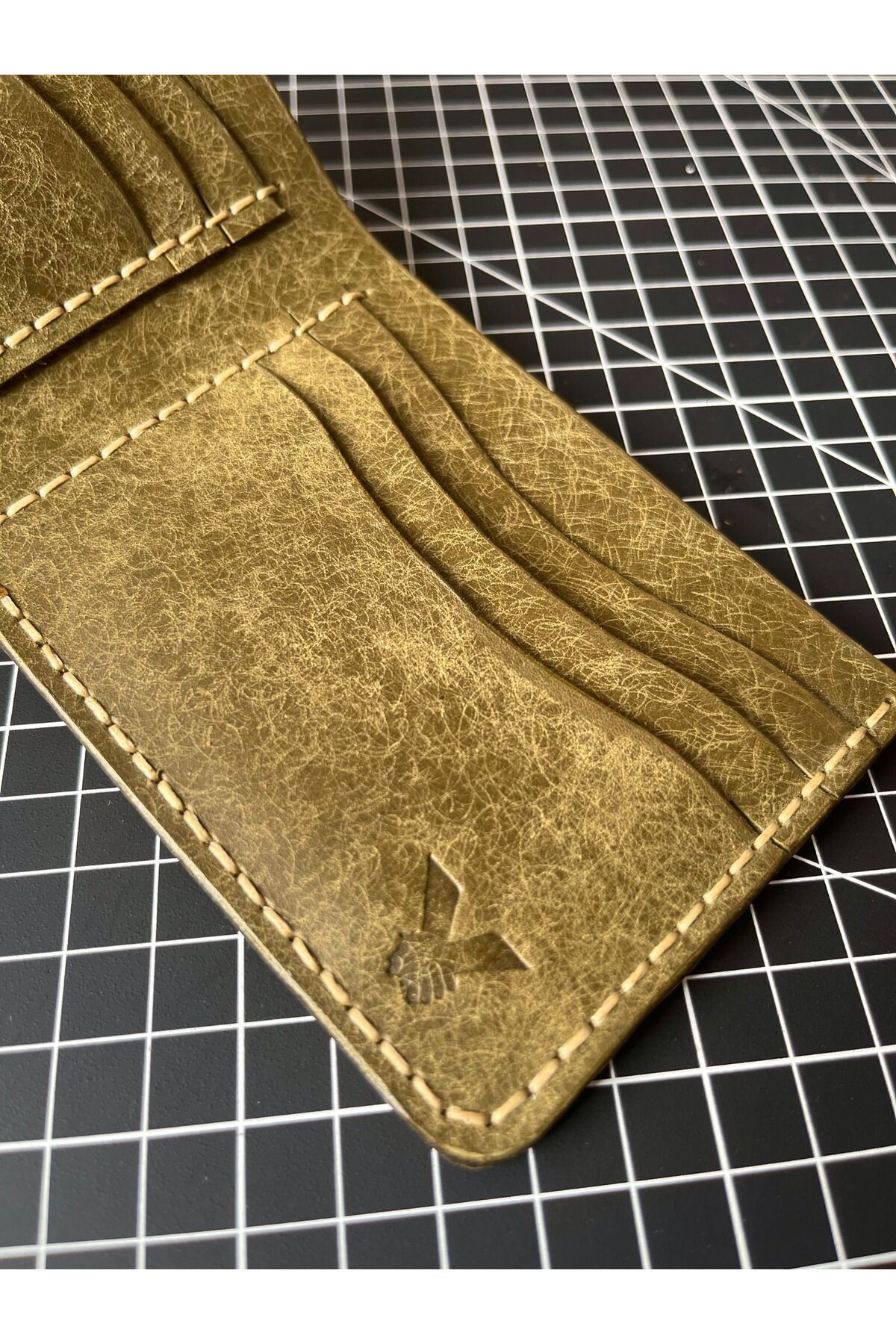 HAT Leather Gerçek Italyan Derisinden ''bifold V2'' Bifold Cüzdan- Haki