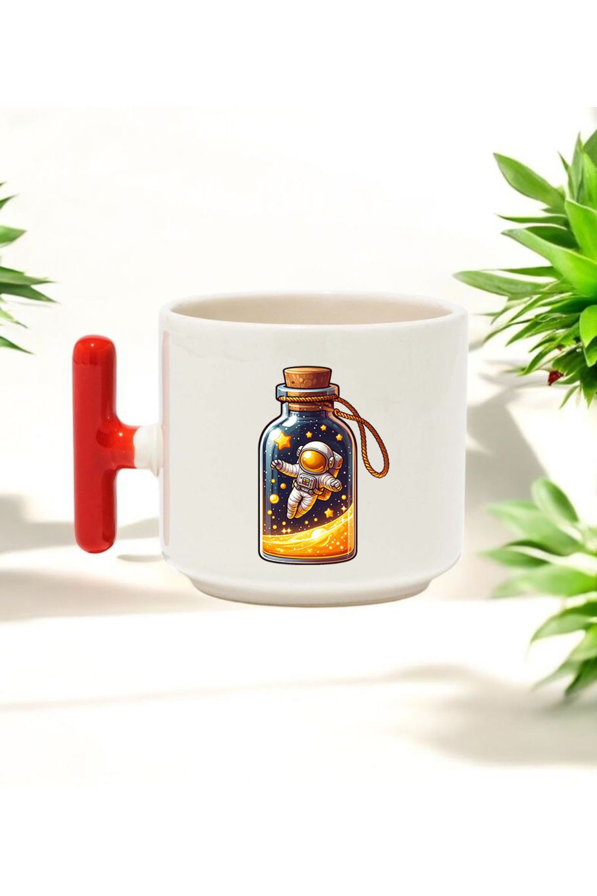 BB TRADE Astronot Tasarımlı Kırmızı T Kulplu Seramik Baskılı Kupa Bardak 250 ML