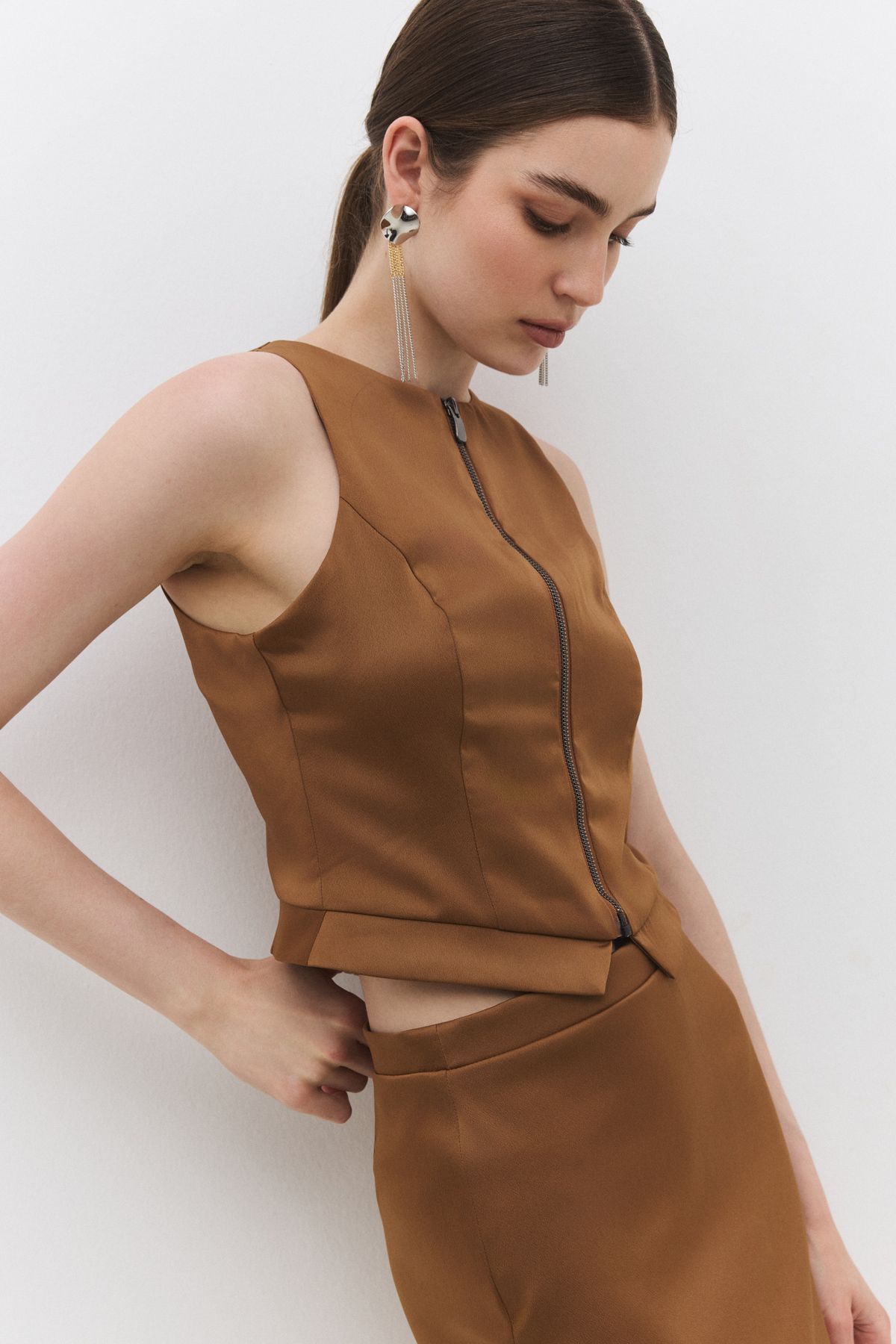 No Matter What Fermuar Detaylı Kolsuz Crop Top Dokuma Bluz