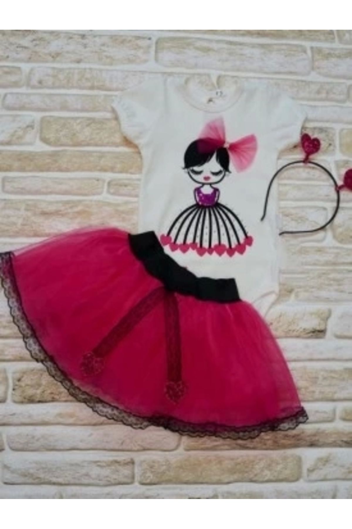Diji Baby 9-12-18 Ay Kalp Kız Nakışlı Taçlı Kısa Kollu Tütü Etek 3lü Kız Bebek Takımı