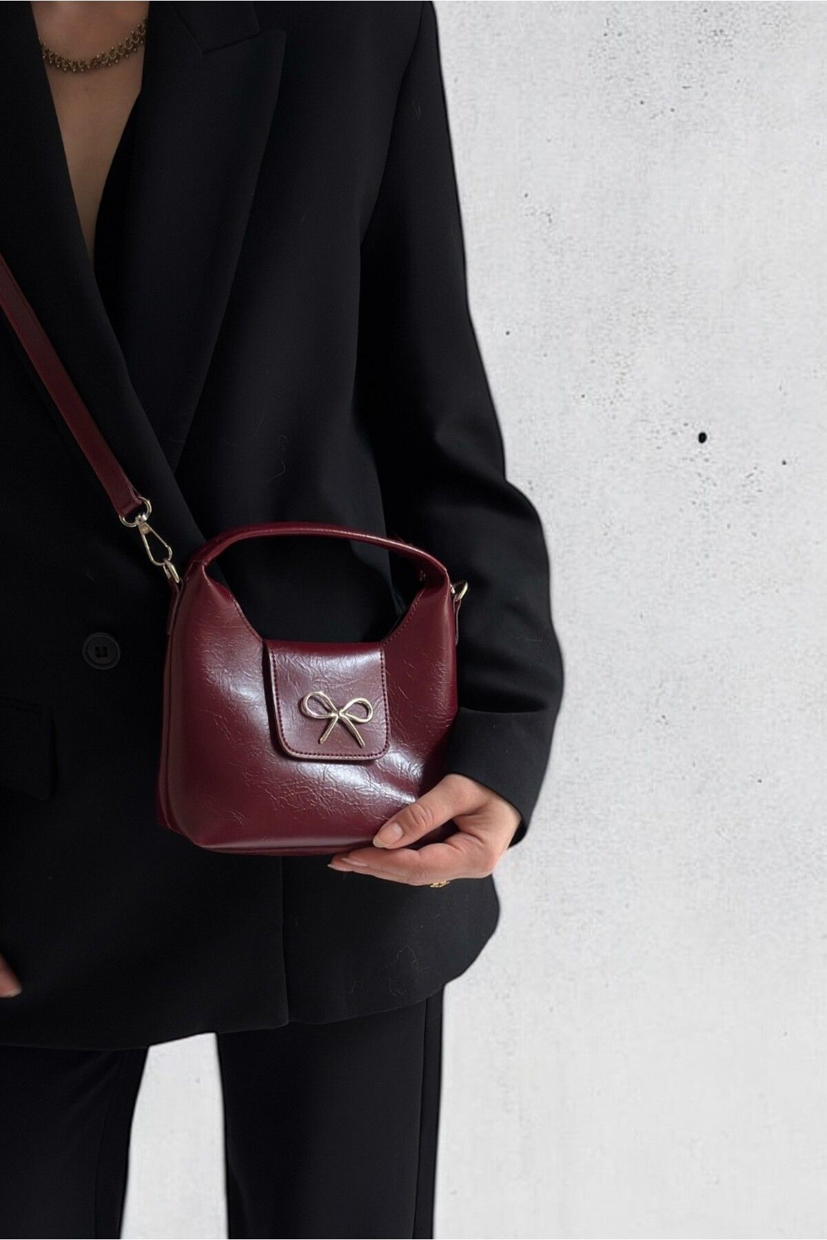 Yuka Atelier Linda Fiyonk Detaylı Çapraz Askılı Mini El Çantası