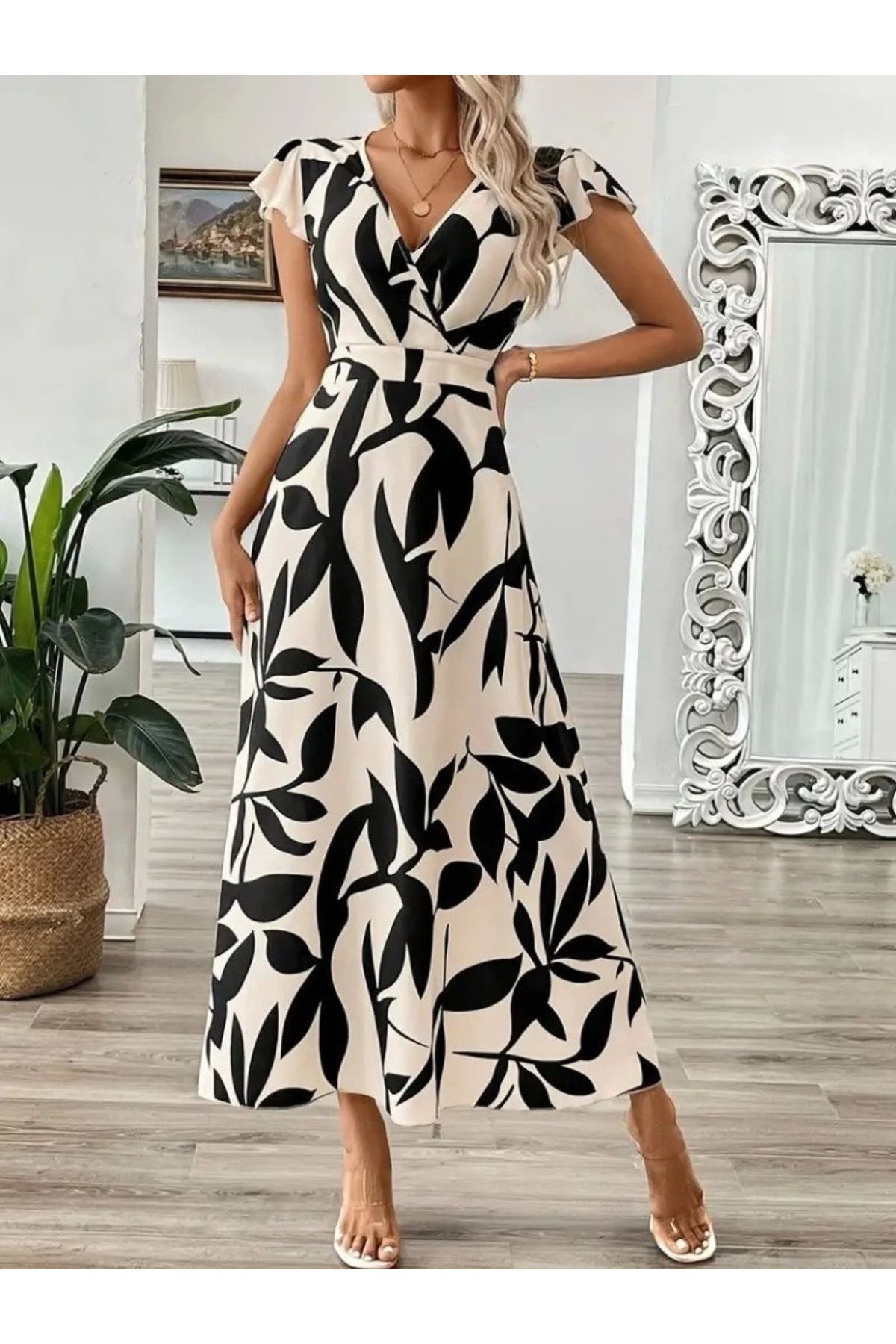 Butik Kadın Kısa Kelebek Kollu Kruvaze Yaka Desenli Süprem Elbise