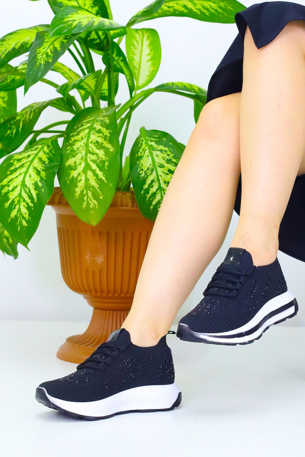 Modaarmada Yeni sezon siyah taşlı triko kadın sneaker