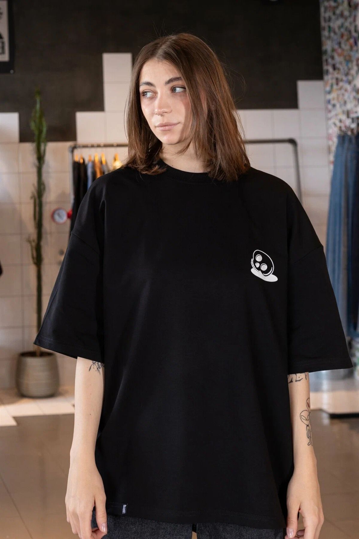 ELNOYA Unisex Pamuklu Siyah Oversize "Kelle" Baskılı Bisiklet Yaka Rahat T-shirt
