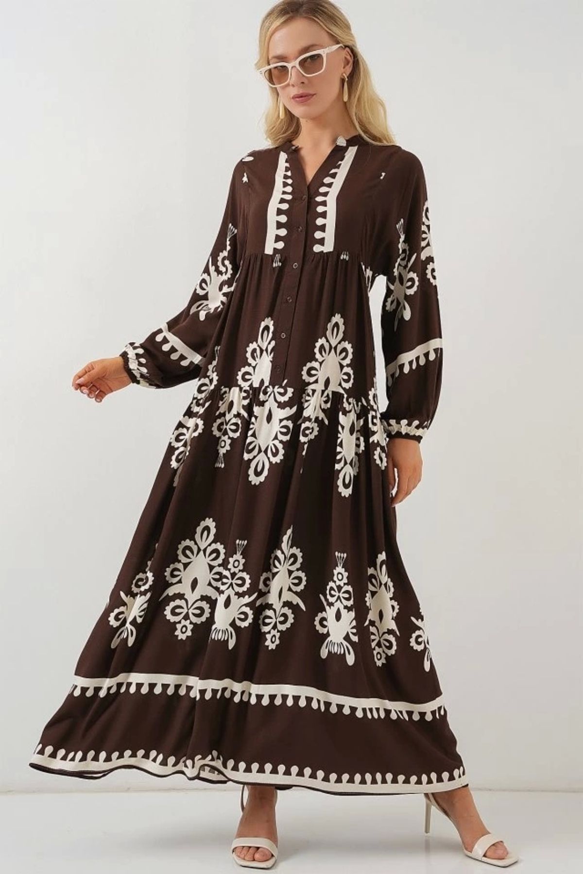 Butik 2423 Otantik Desenli Tesettür Elbise - Koyu Kahve