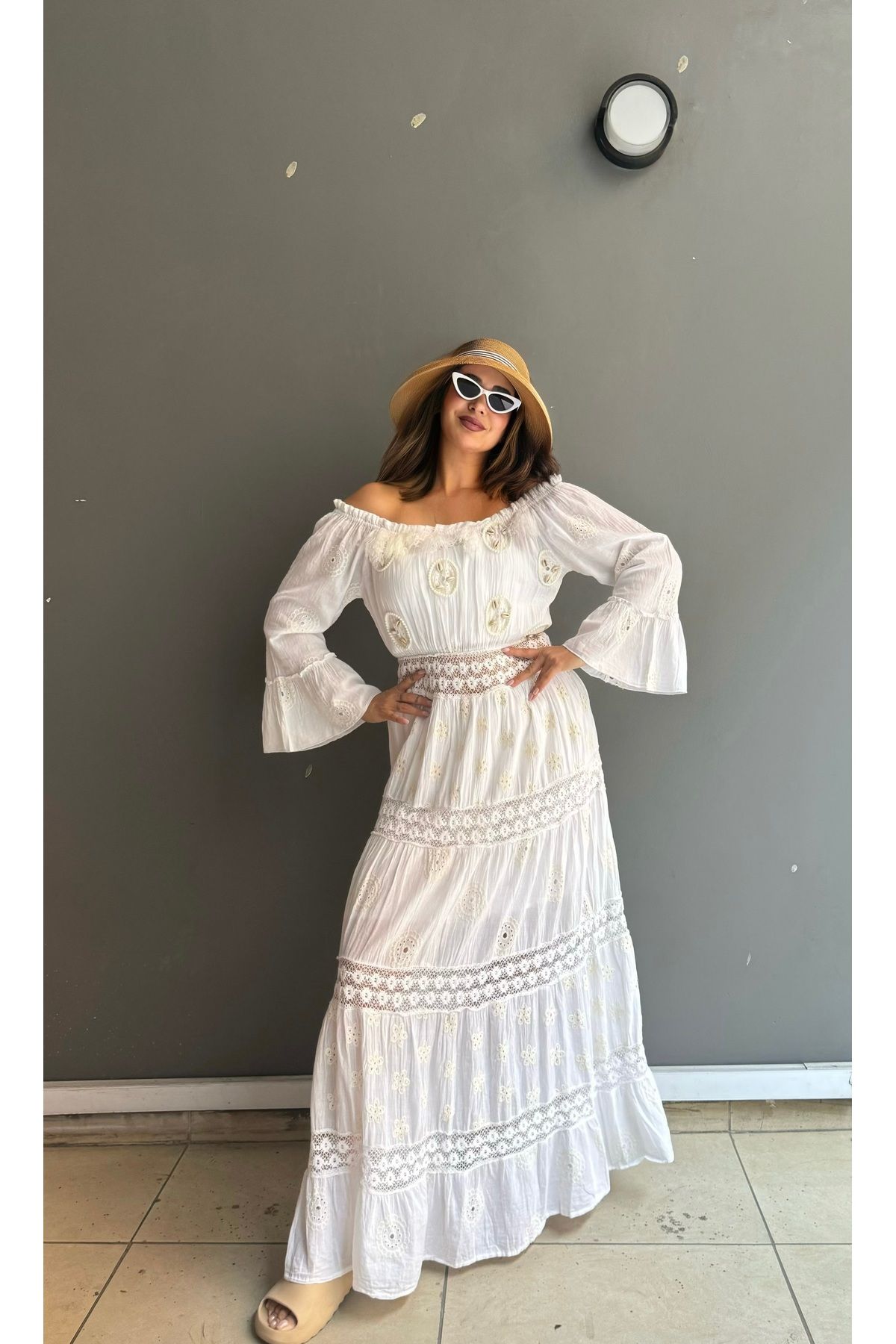 Butik Madonna yaka ispanyol kollu uzun elbise