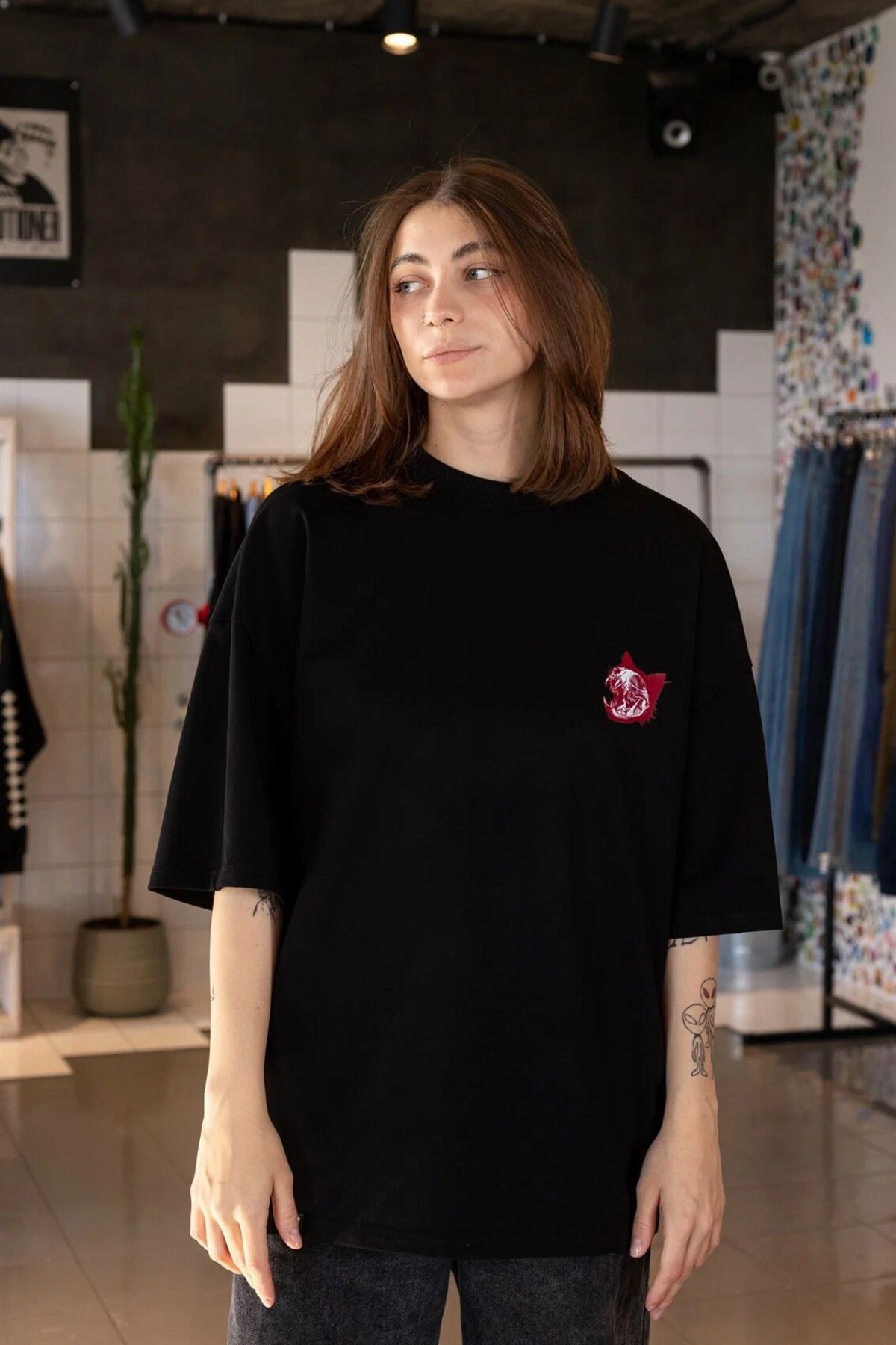 ELNOYA Unisex Pamuklu Siyah Oversize "Canavar Kedi" Baskılı Bisiklet Yaka Rahat T-shirt