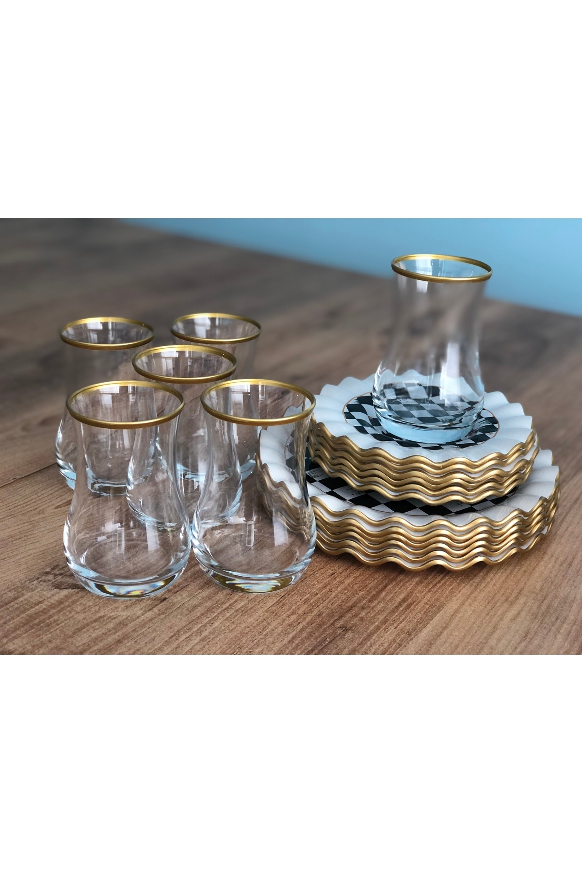 B&M-Checkerboard Patterned Curved 18 Piece Tea Enjoyment Set 2