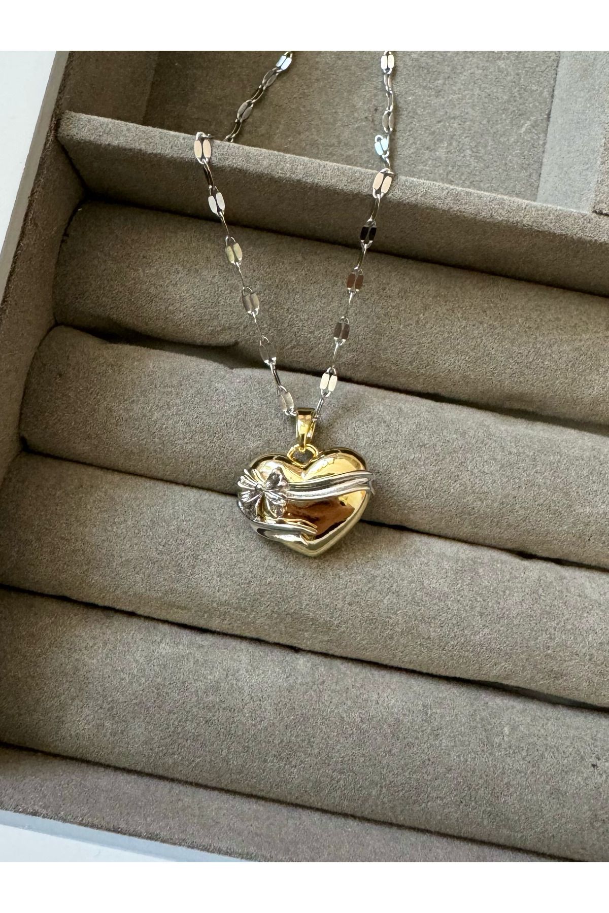 Kairon Accessories Paslanmaz Çelik Altın Gümüş Fiyonk Detaylı Kalp Kolye