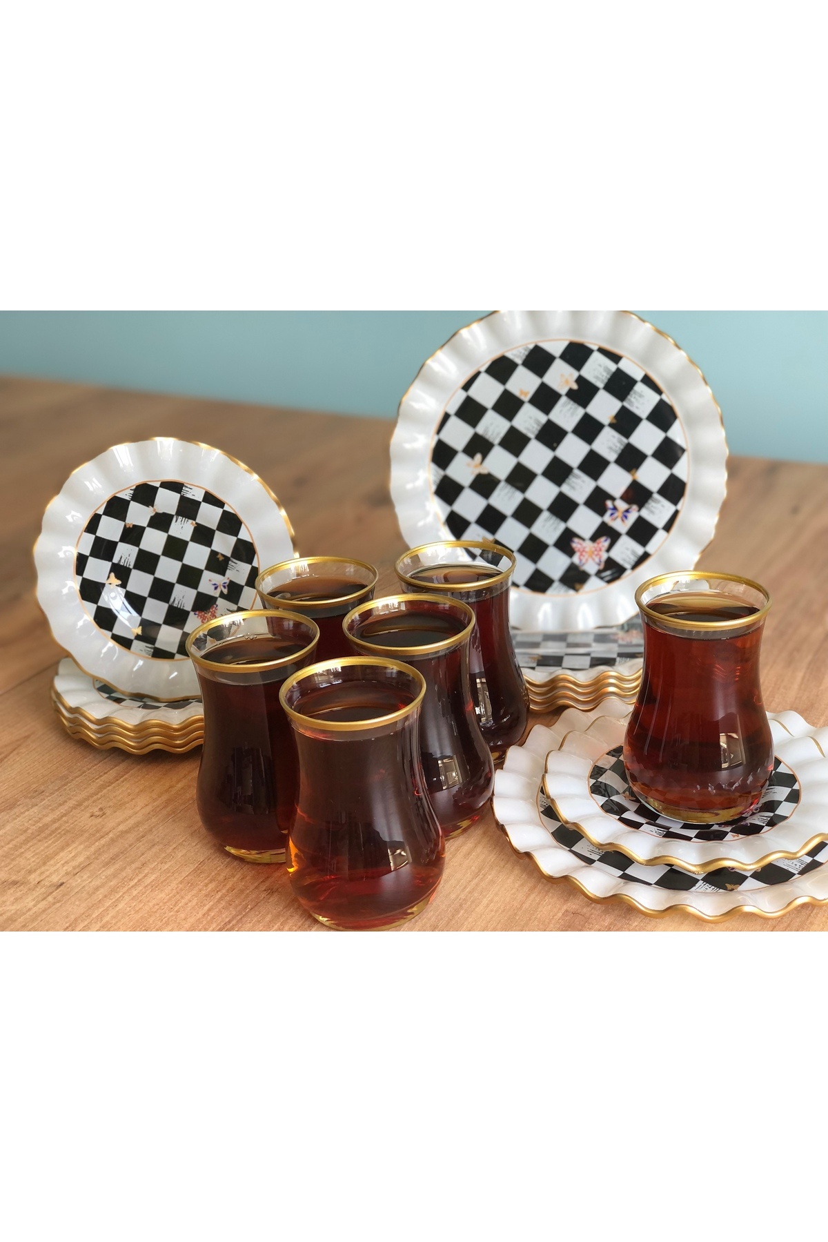 B&M-Checkerboard Patterned Curved 18 Piece Tea Enjoyment Set 4