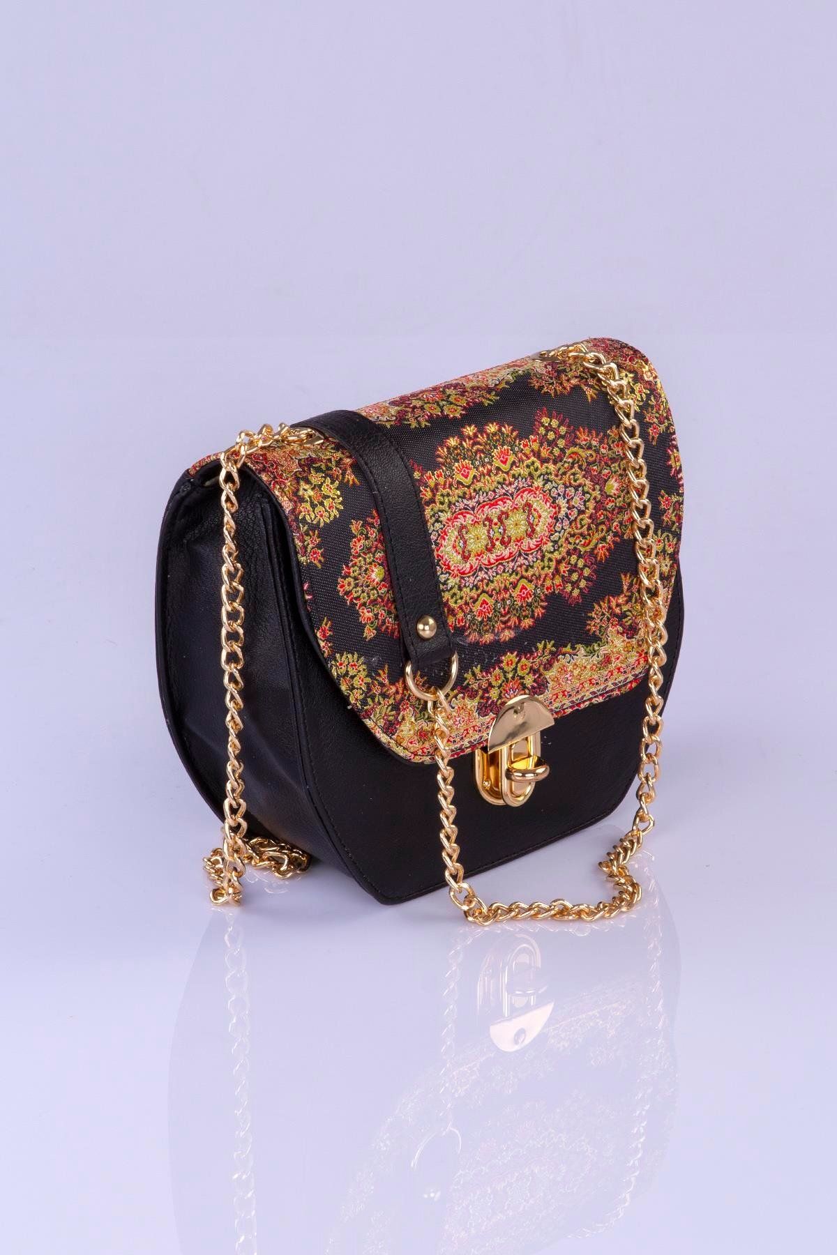 MODA Renkli Etnik Kilim Desenli Kadın Omuz Çantası – Bohem Tarz, Zincir Askılı, Kilit Kapak