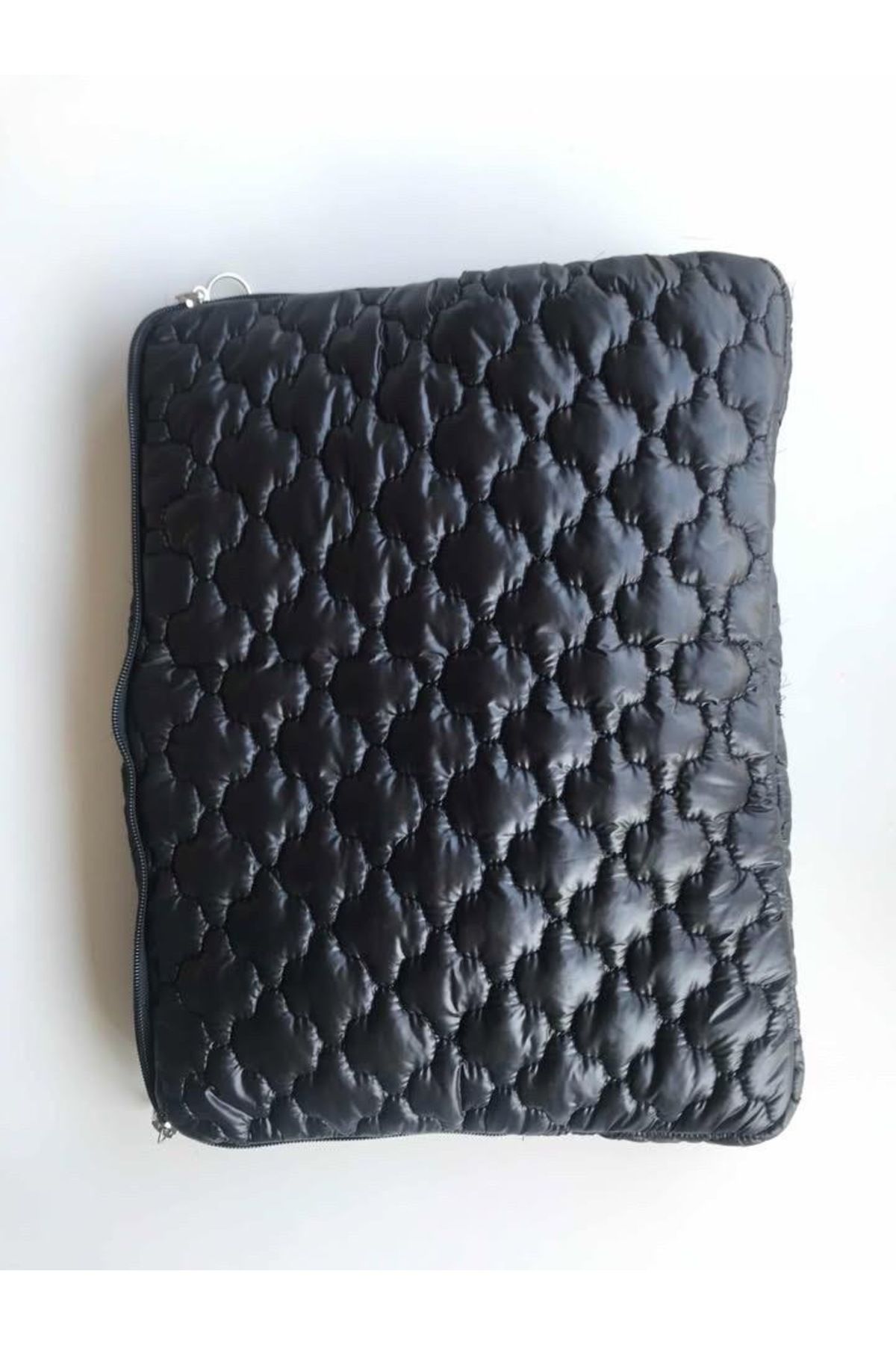 Cream Siyah Kapitoneli Çiçek Desenli Laptop Tablet Çantası