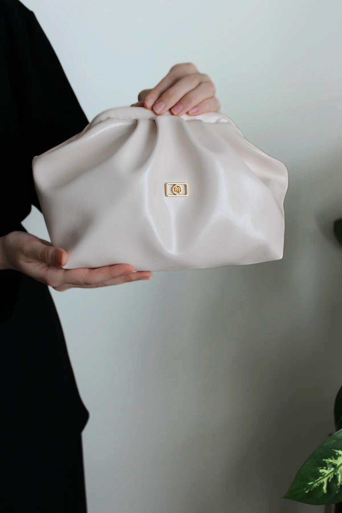 themoiss Kadın Rugan Clutch Portföy Günlük Ve Abiye Büzgü Detaylı Askılı El Ve Omuz Çanta