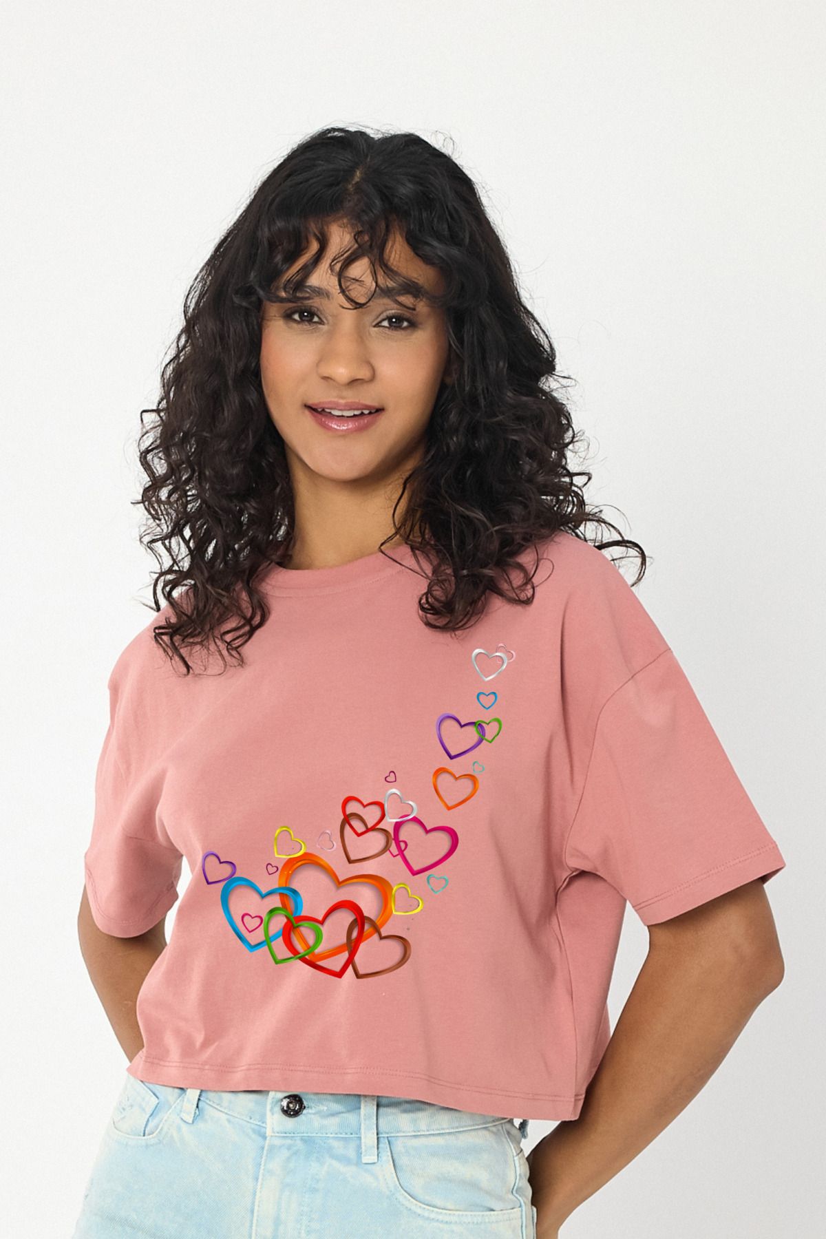 Windy Island Kadın Bisiklet Yaka Renkli Kalpler Baskılı Crop T-shirt
