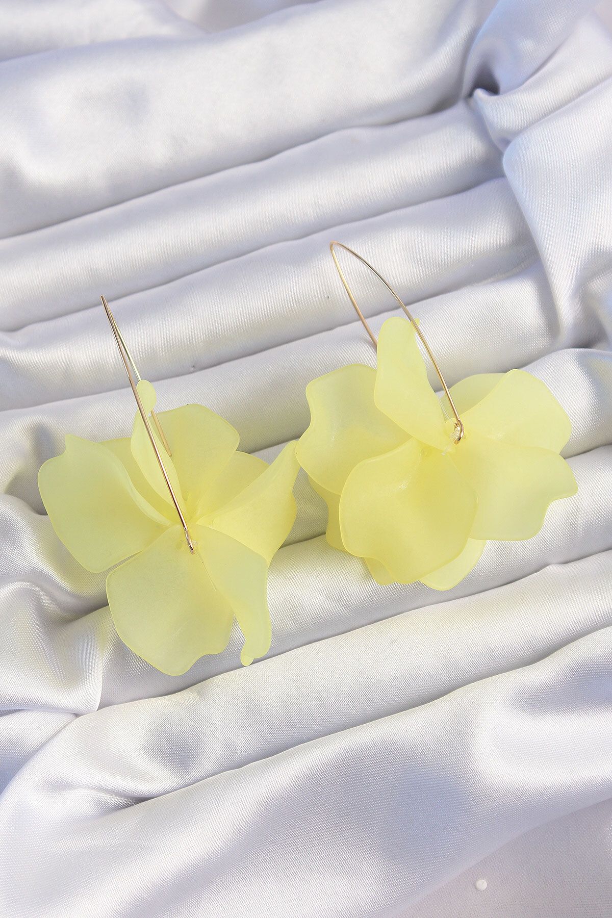 Angel Of Life Pirinç Sarı Renkli Flora Küpe - TJ-BKP9261