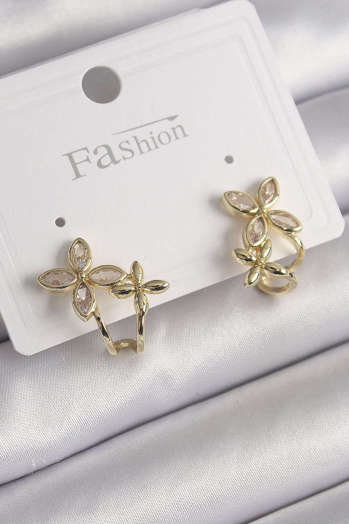Angel Of Life Pirinç Gold Renk Zirkon Taşlı 2'Li Çiçek Model Kadın Küpe - TJ-BKP9961