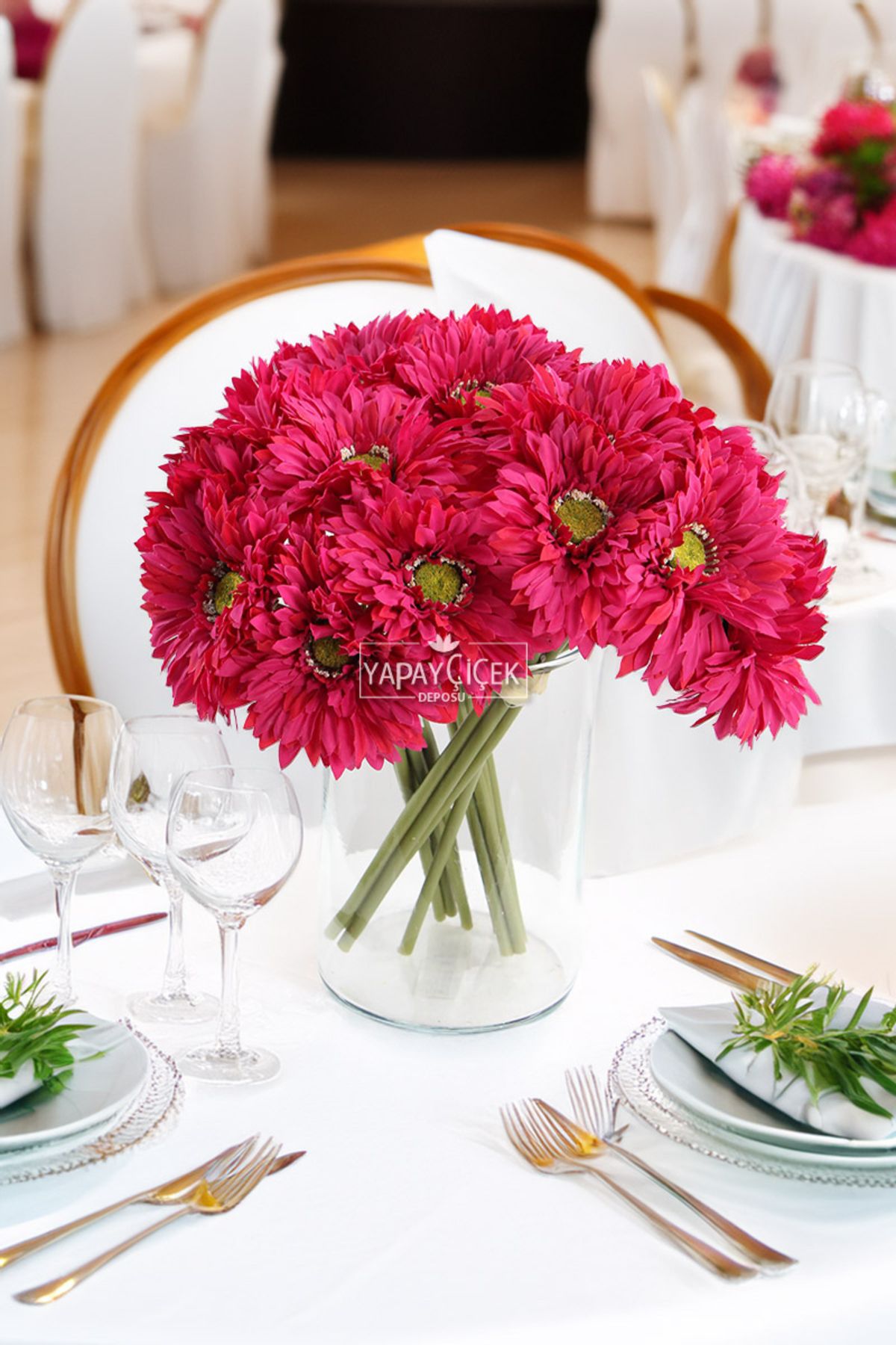 Yapay Çiçek Deposu Yapay Çiçek 6lı Kaliteli Saçaklı İri Gerbera Buketi Fuşya