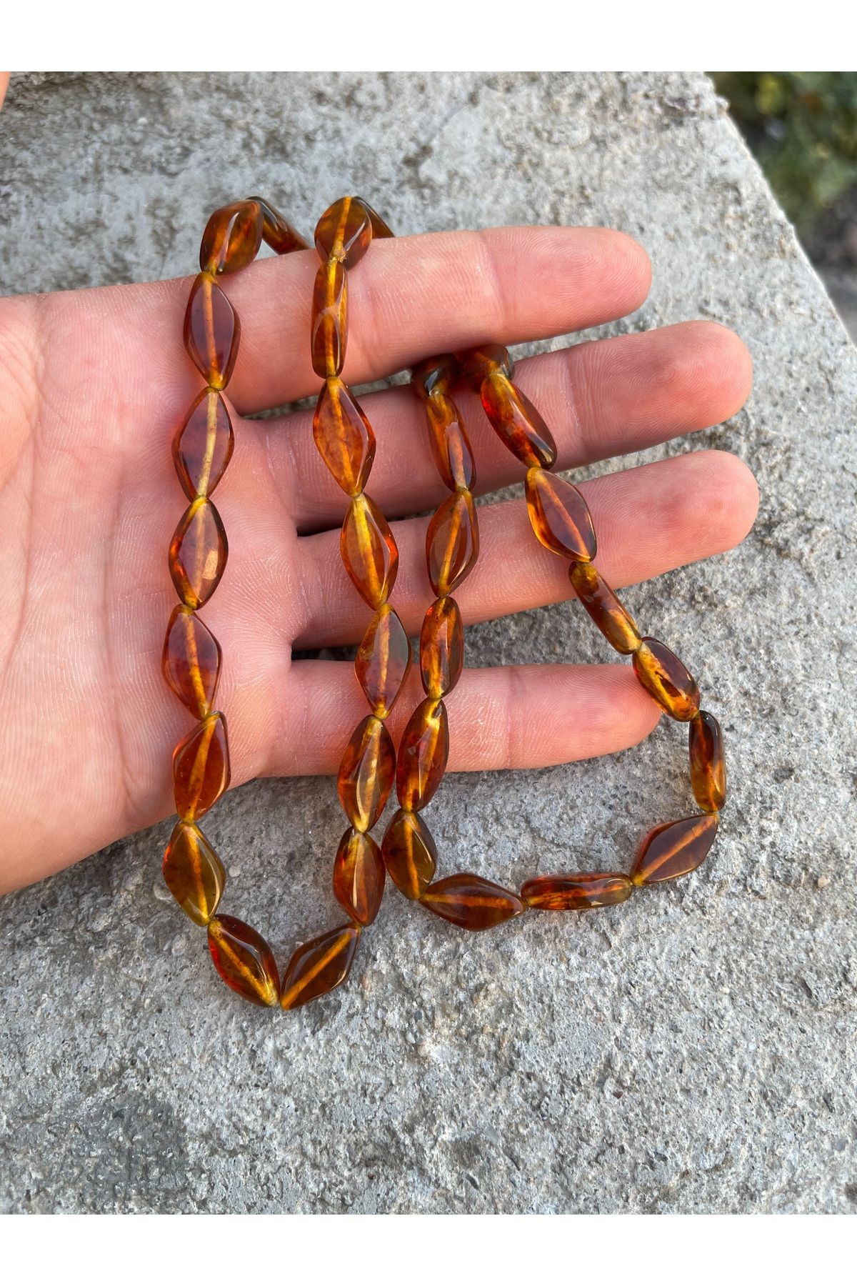 Kehribar kolye