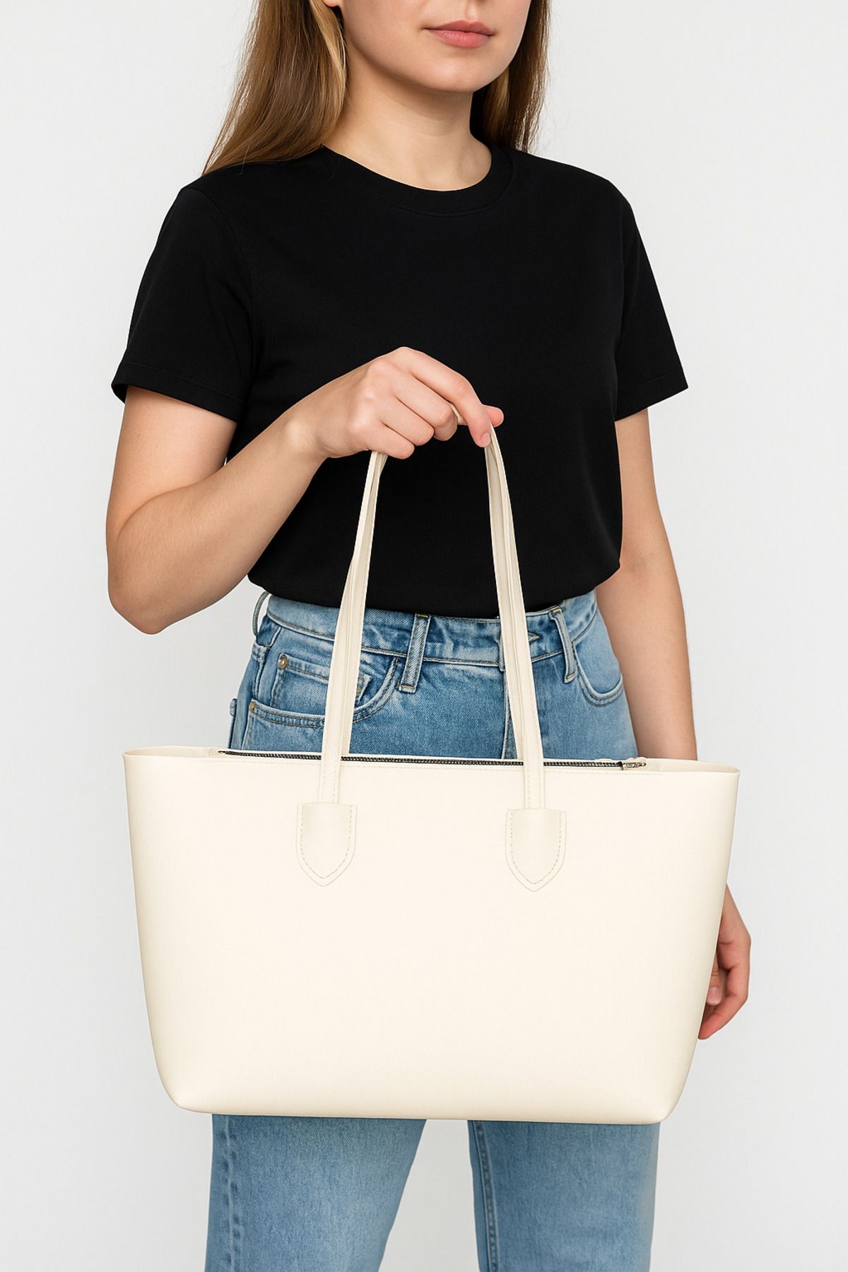 Satuna Geniş Krem Omuz Çantası – Minimalist Tote Model, Fermuarlı ve Şık Tasarım