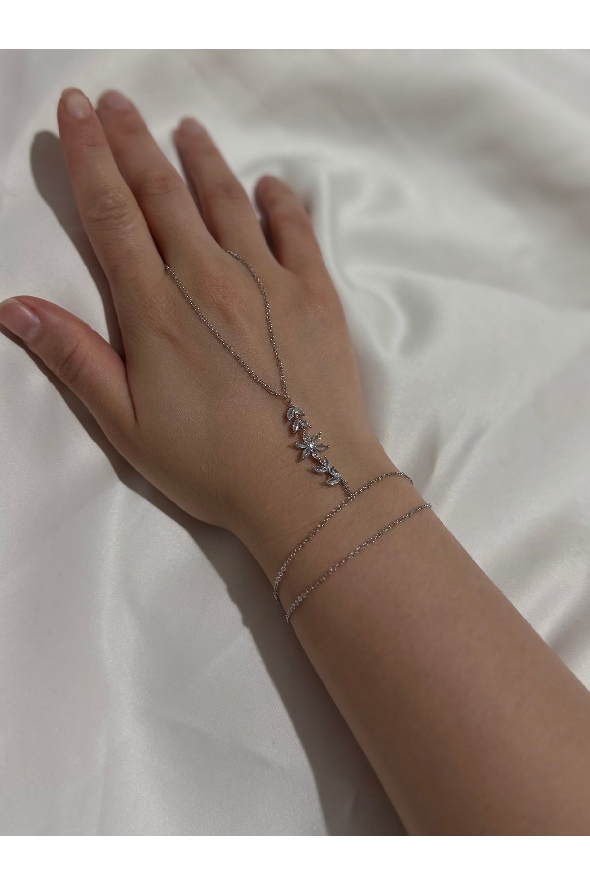 FASHİON JEWELRY Taşlı Yaprak Figürlü Gümüş Renk Şahmeran