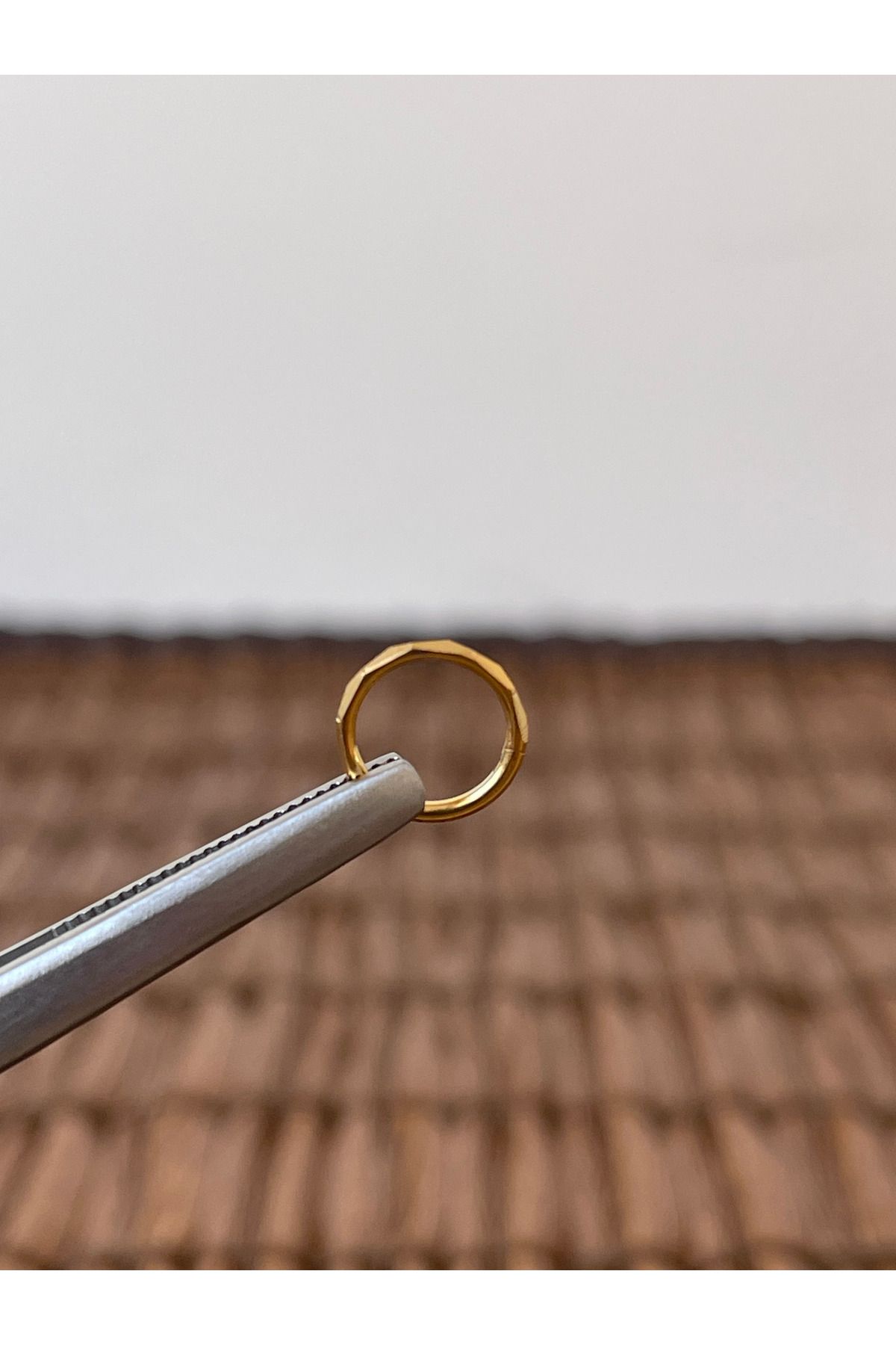 Rupen Kraft 316 L Cerrahi Çelik Anti Alerjik Kesme Baklava 8 mm x 1.2mm Altın Kilitli Halka Piercing