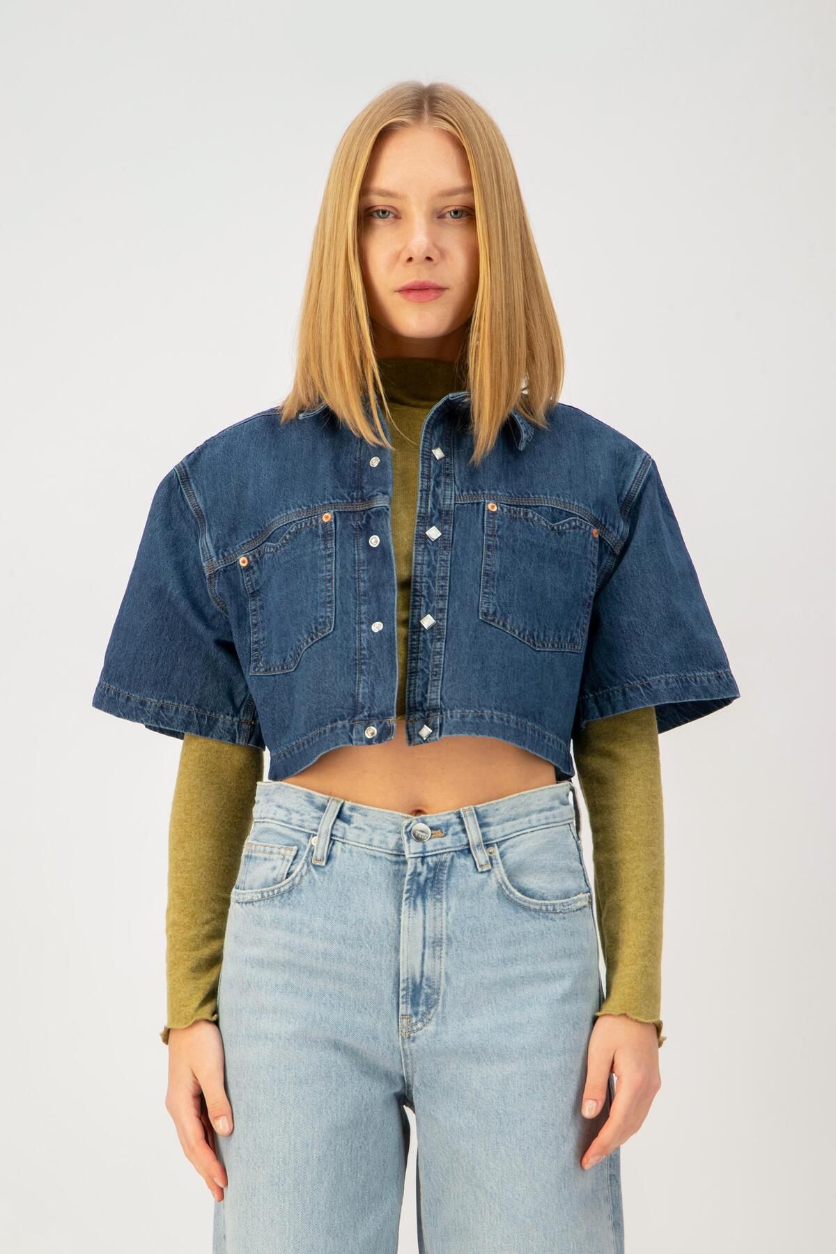 Denim Trip Oversize Crop Fit Çıtçıtlı Orta İndigo Kadın Jean Ceket