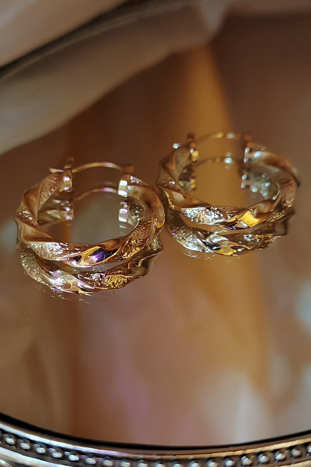 Eswomes Zımpara Burgu Küpe Gold