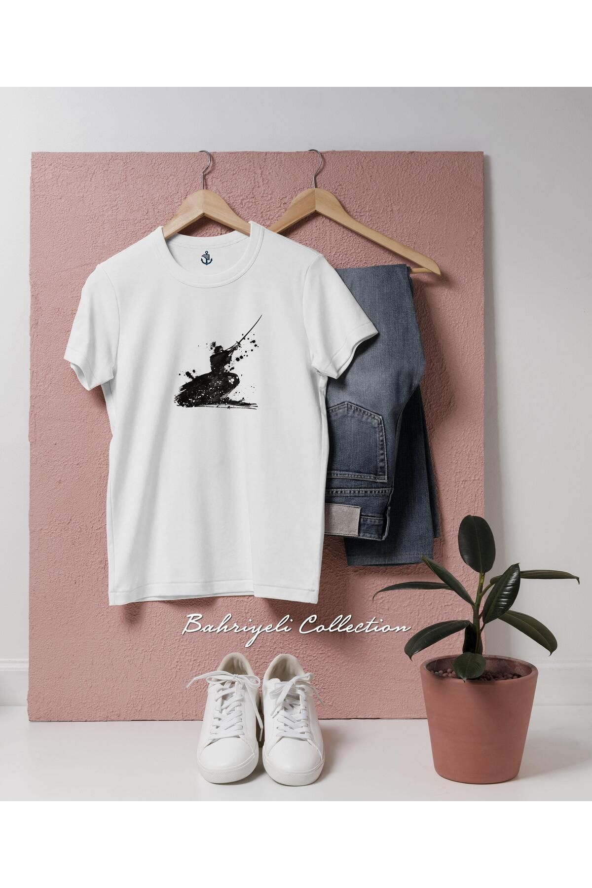 bahriyeli.jpeg Oversize Man wielding katana Tasarımlı Unisex T-Shirt