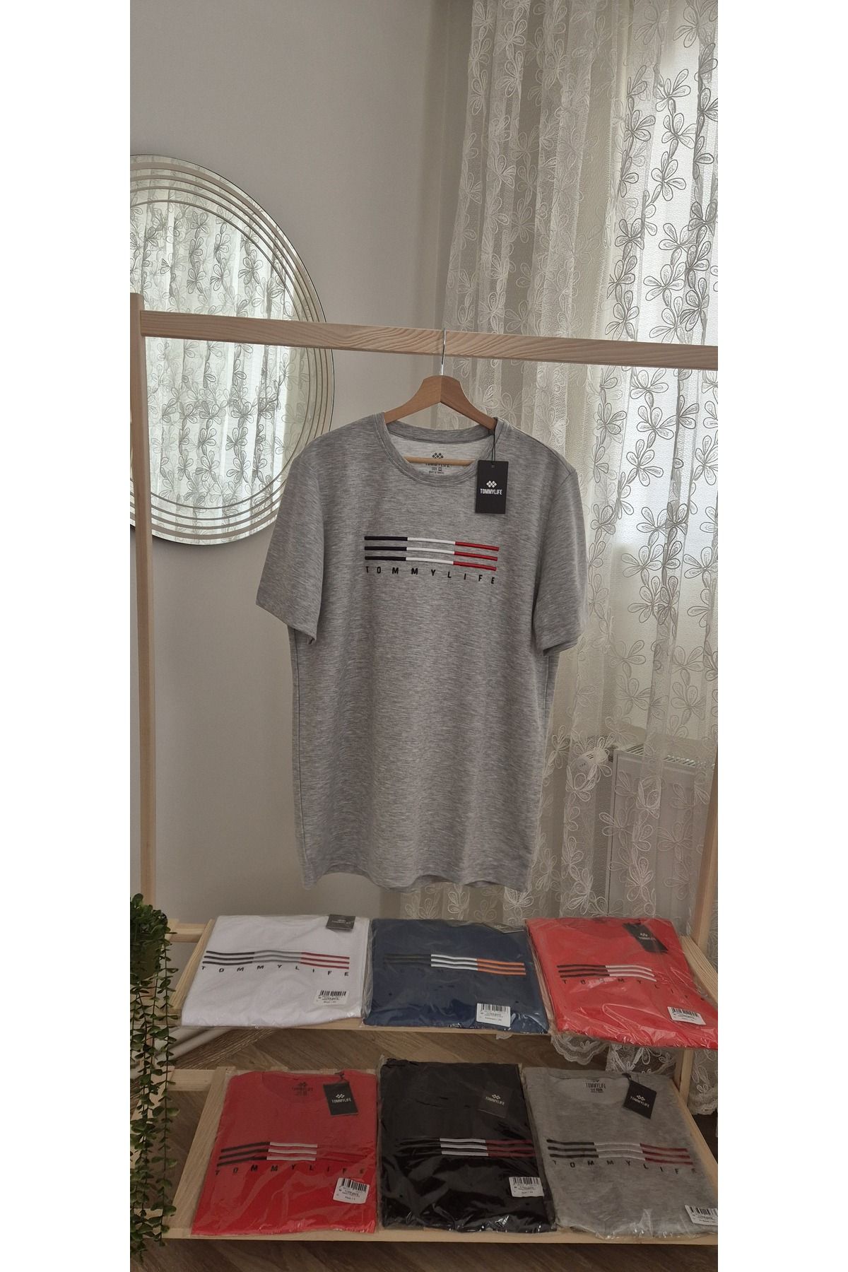 TOMMY LIFE TOMMY LİFE İLE SADE RENKLİ ŞIKLIĞA KATIL