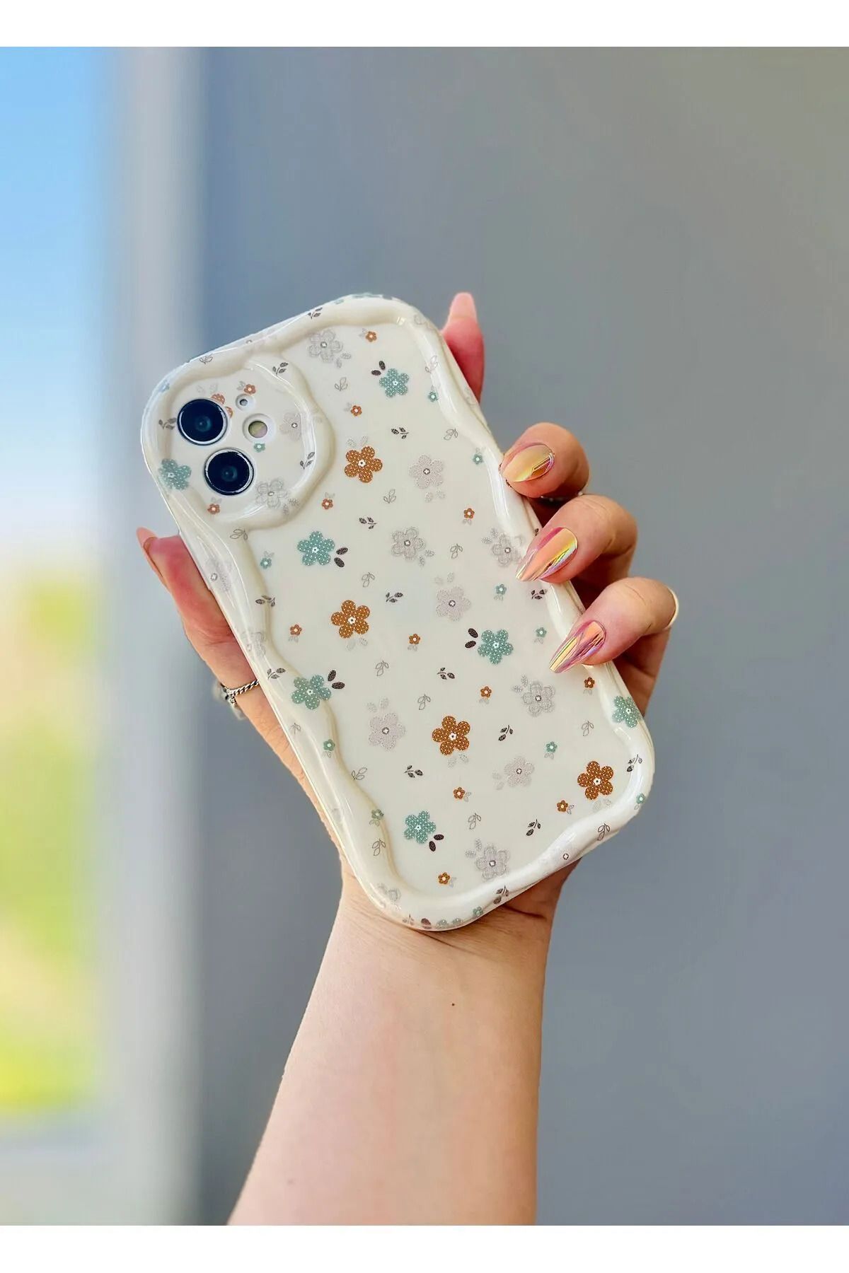 MirazTasarim IPHONE 12 ÇİÇEK DESENLİ EKRU KILIF