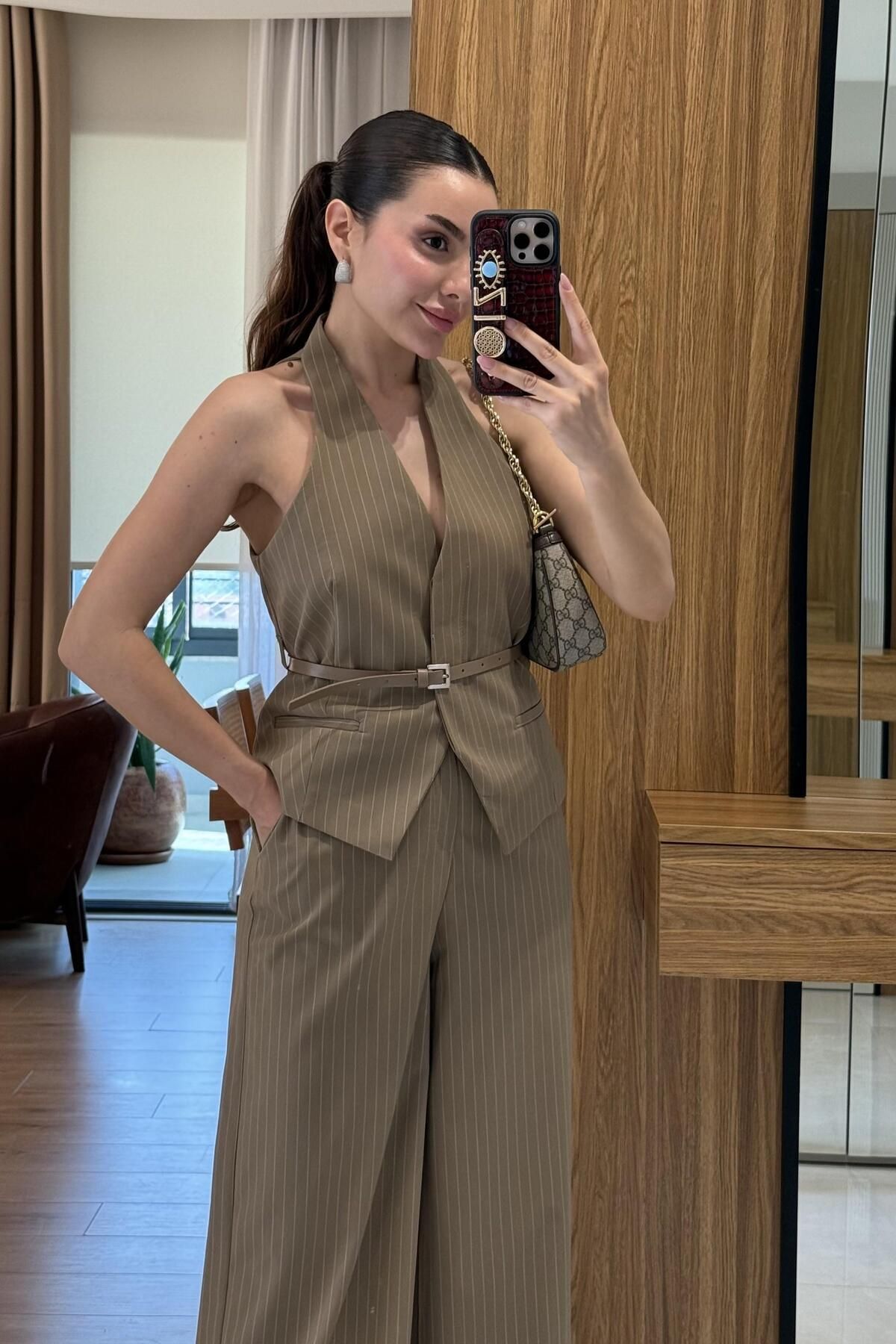 Gizem Ecemiş Front Vizon Yelekli Kemerli Çizgili Takım