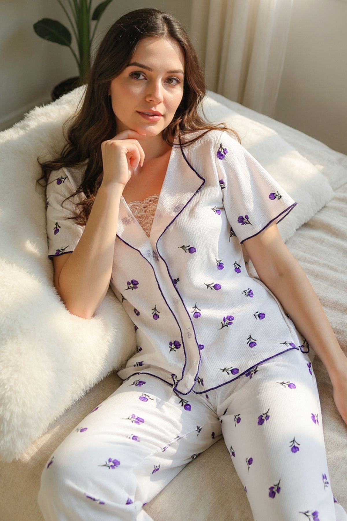 BELLA NOTTE Romantik Pamuklu Lale Desenli Dantel Detaylı Yazlık Pijama Takımı