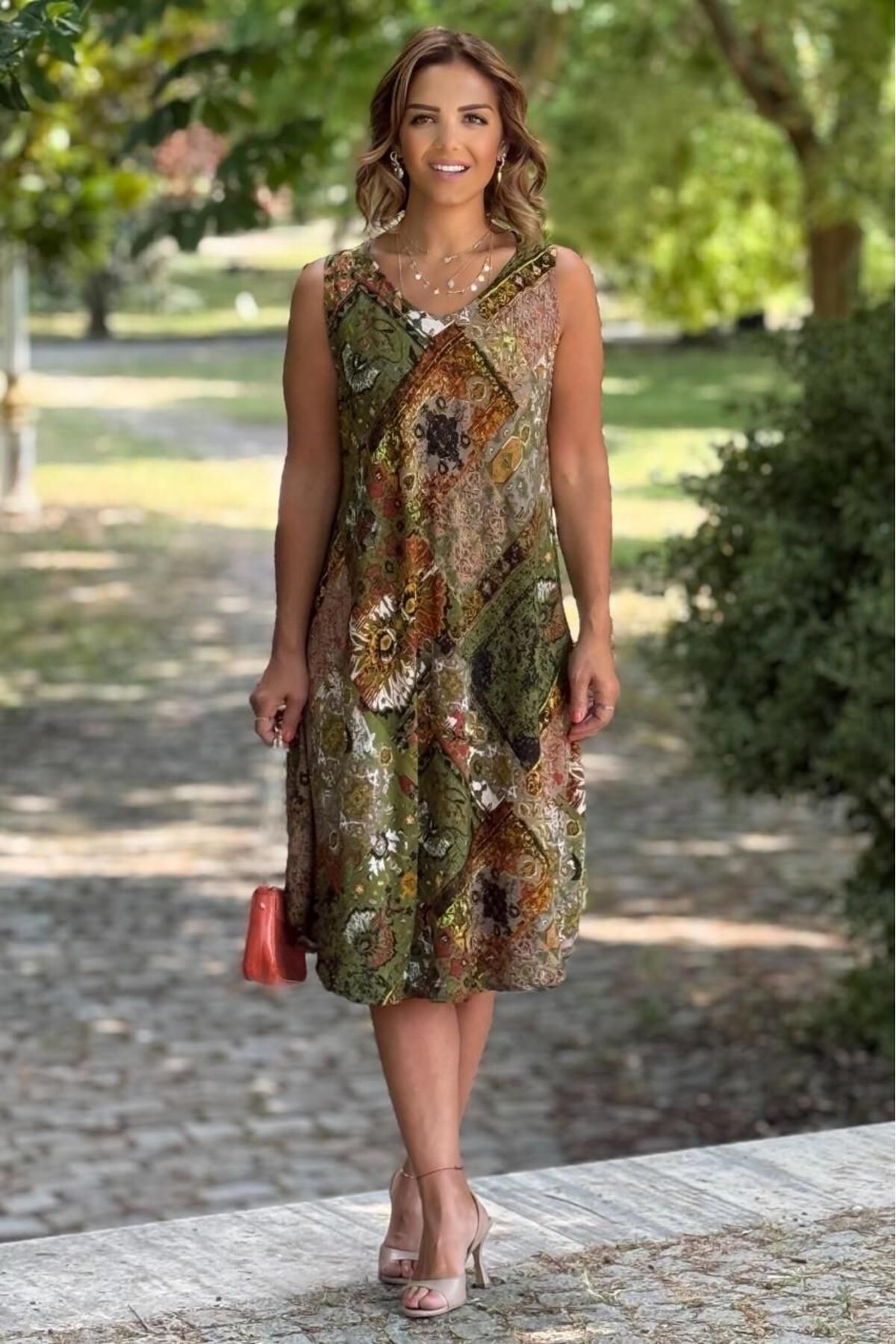 Nevin Kaya Moda Kolsuz Haki Amber Desenli Pamuklu Elbise