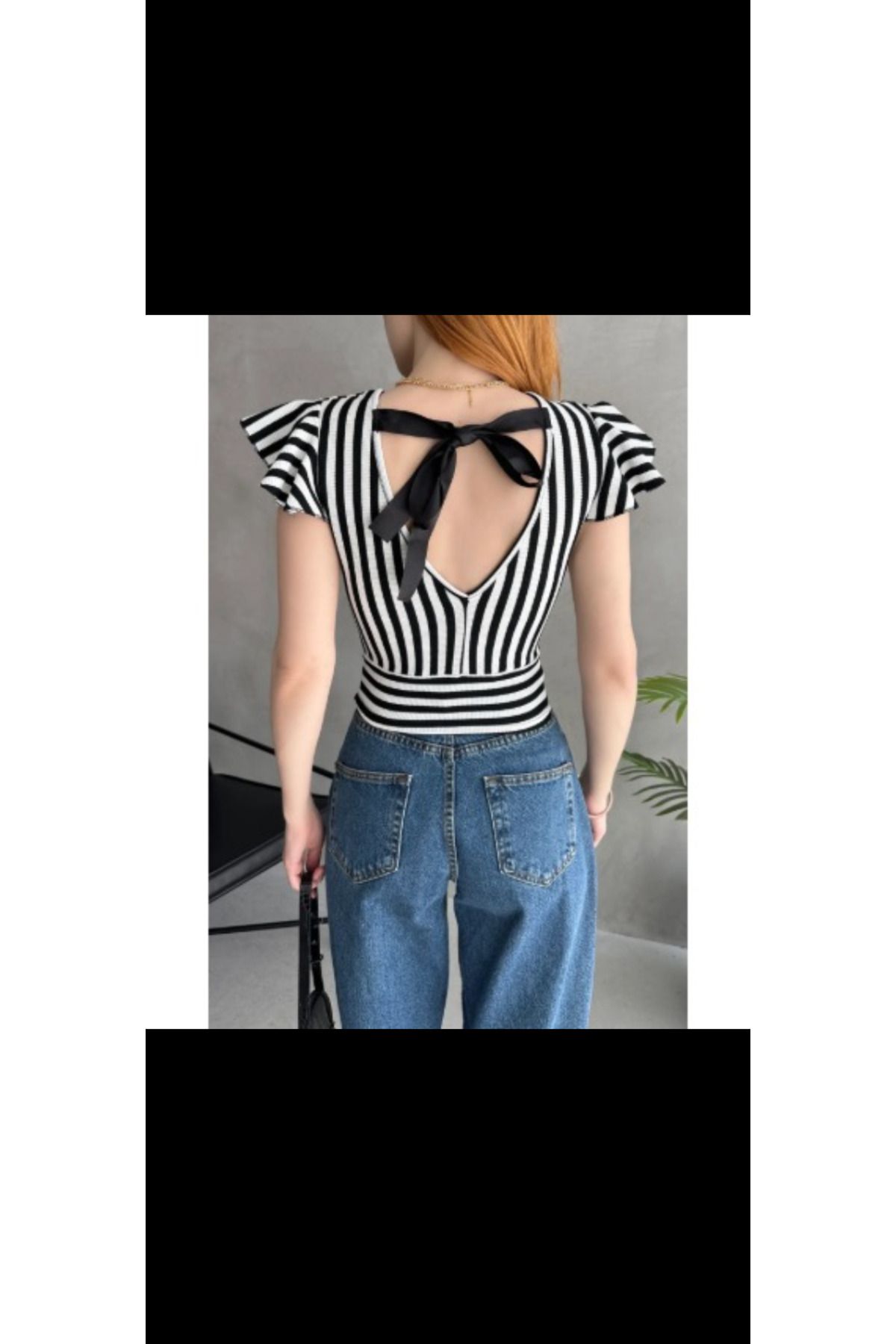 defiletekstil Siyah Beyaz Çizgili Sırtı Fiyonk Bağlamalı Crop Bluz