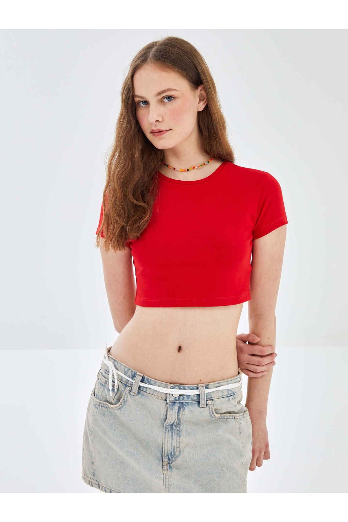 LC Waikiki Bisiklet Yaka Düz Kısa Kollu Kadın Crop